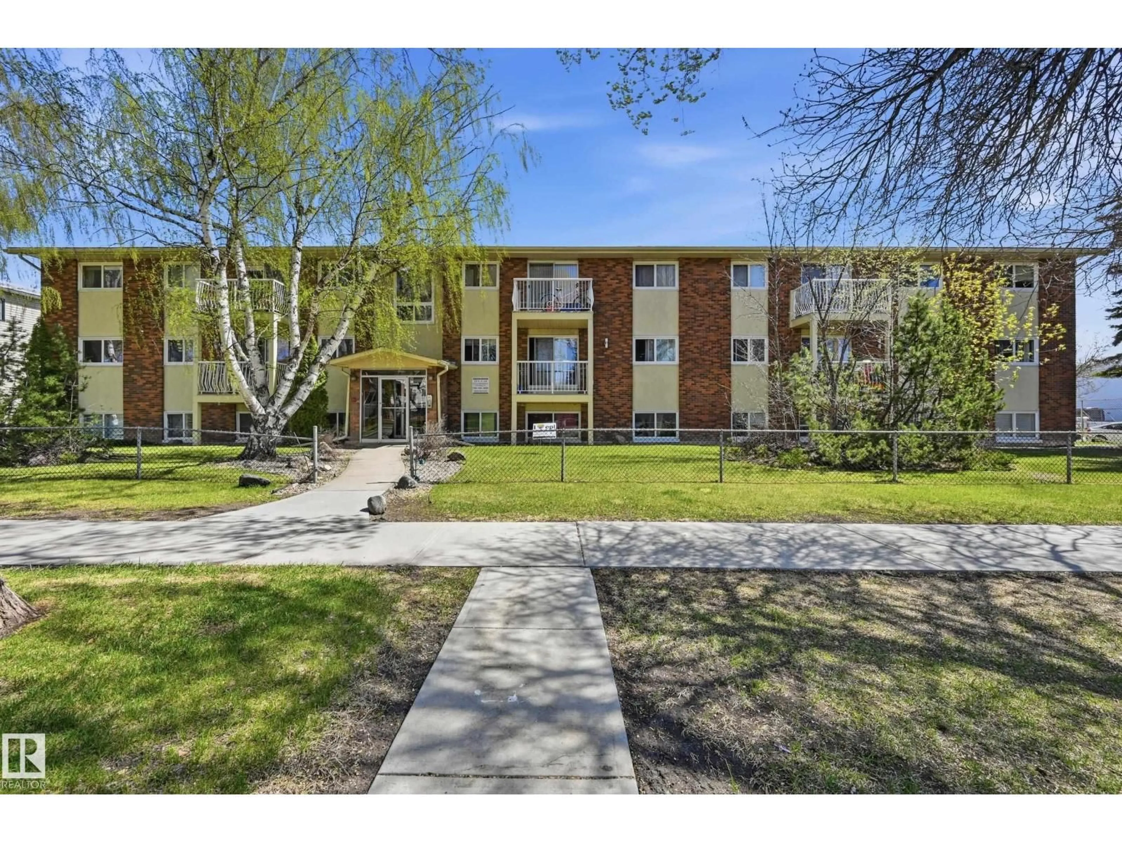 A pic from outside/outdoor area/front of a property/back of a property/a pic from drone, unknown for #305 - 10811 115 ST, Edmonton Alberta T5H3L2
