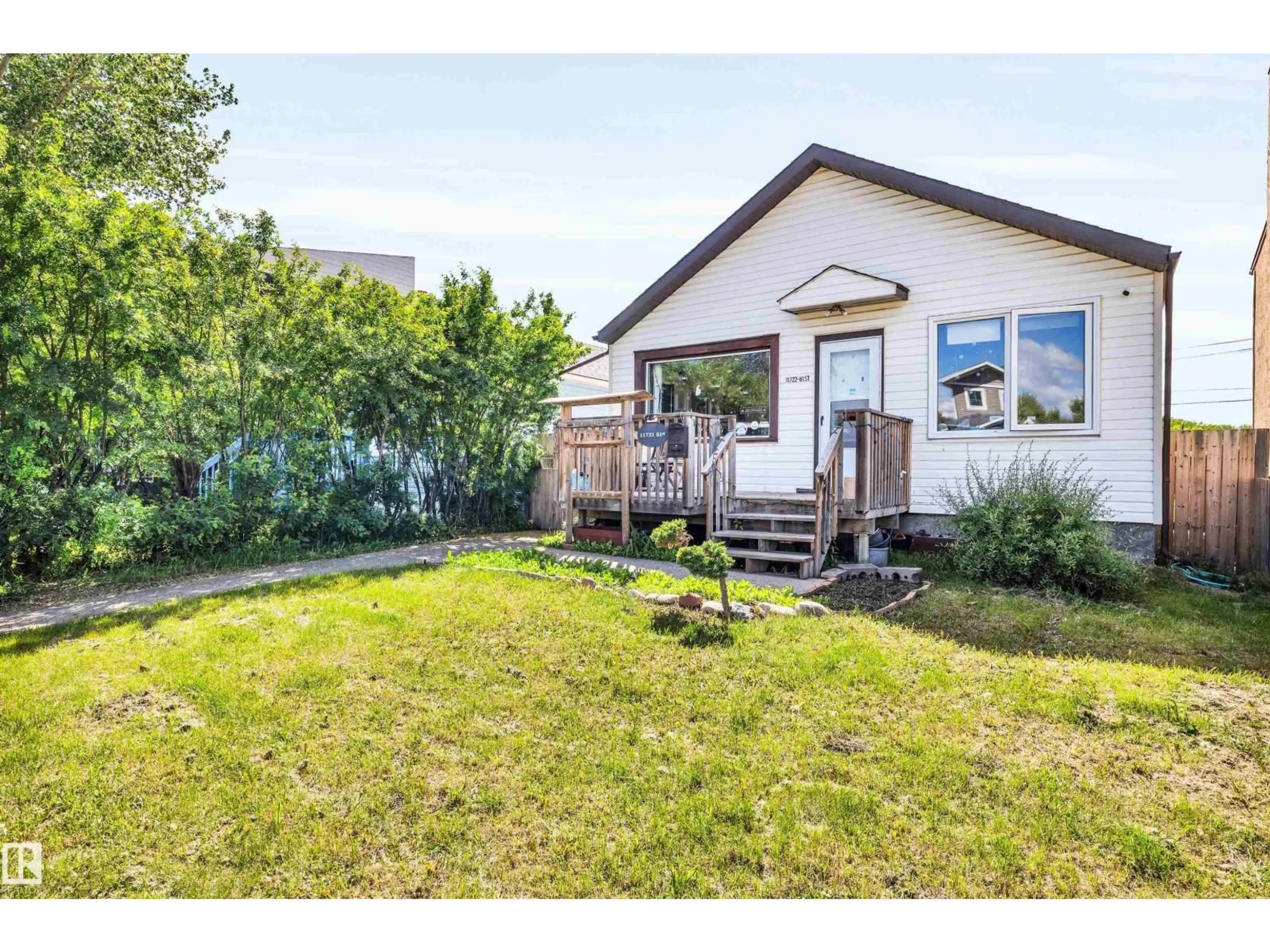 Unknown for 11722 81 ST, Edmonton Alberta T5B2S4