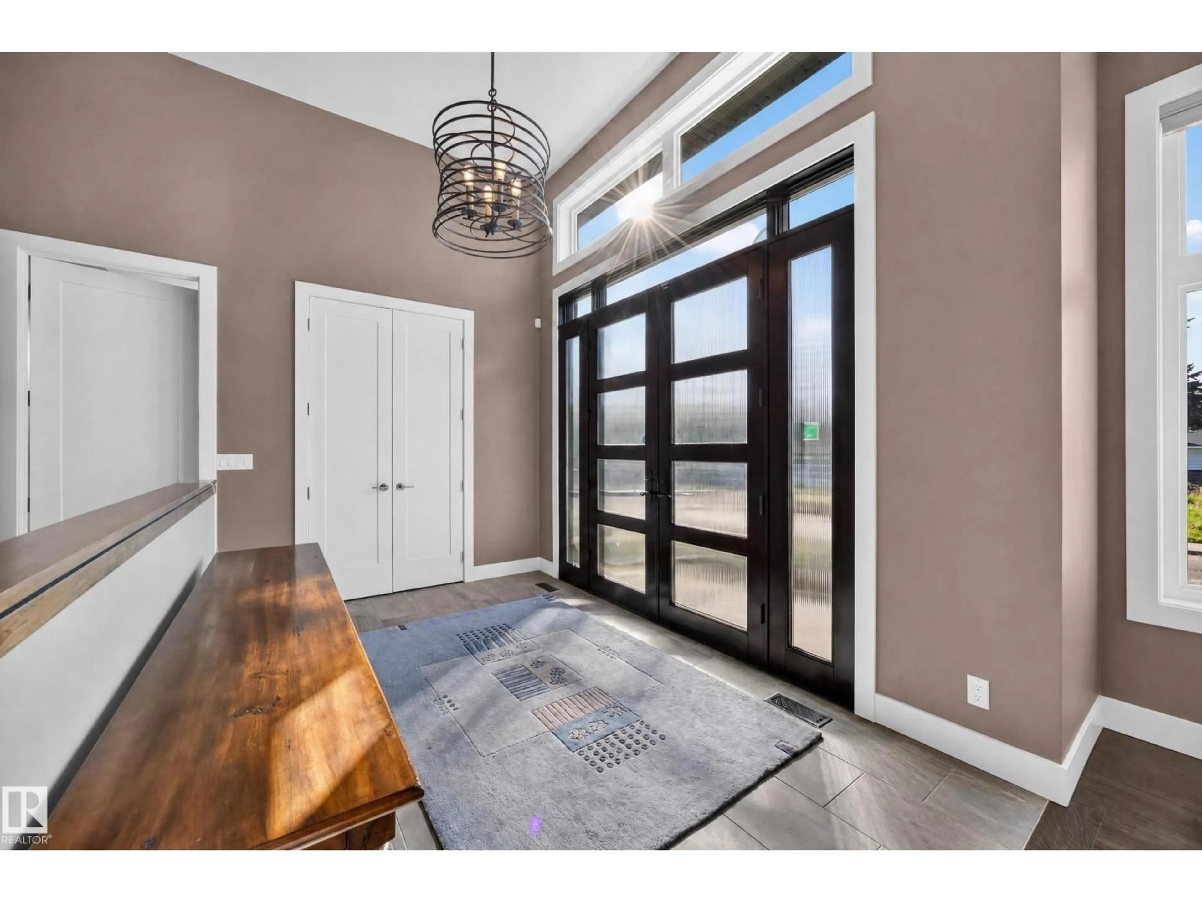 Indoor entryway for 14606 95 AV, Edmonton Alberta T5N0B3