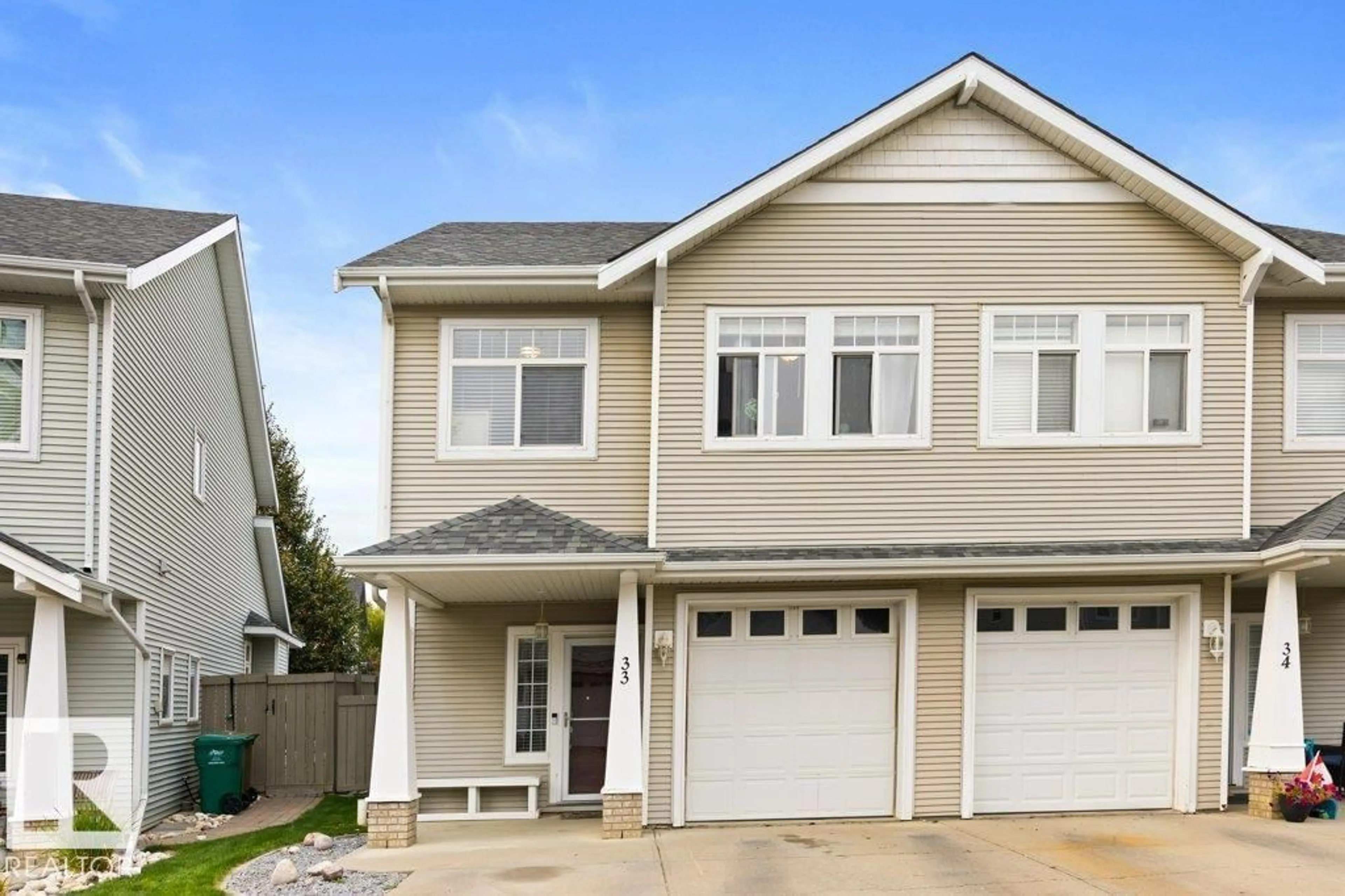 Home with vinyl exterior material, street for 33 200 ERIN RIDGE DR, St. Albert Alberta T8N7E2