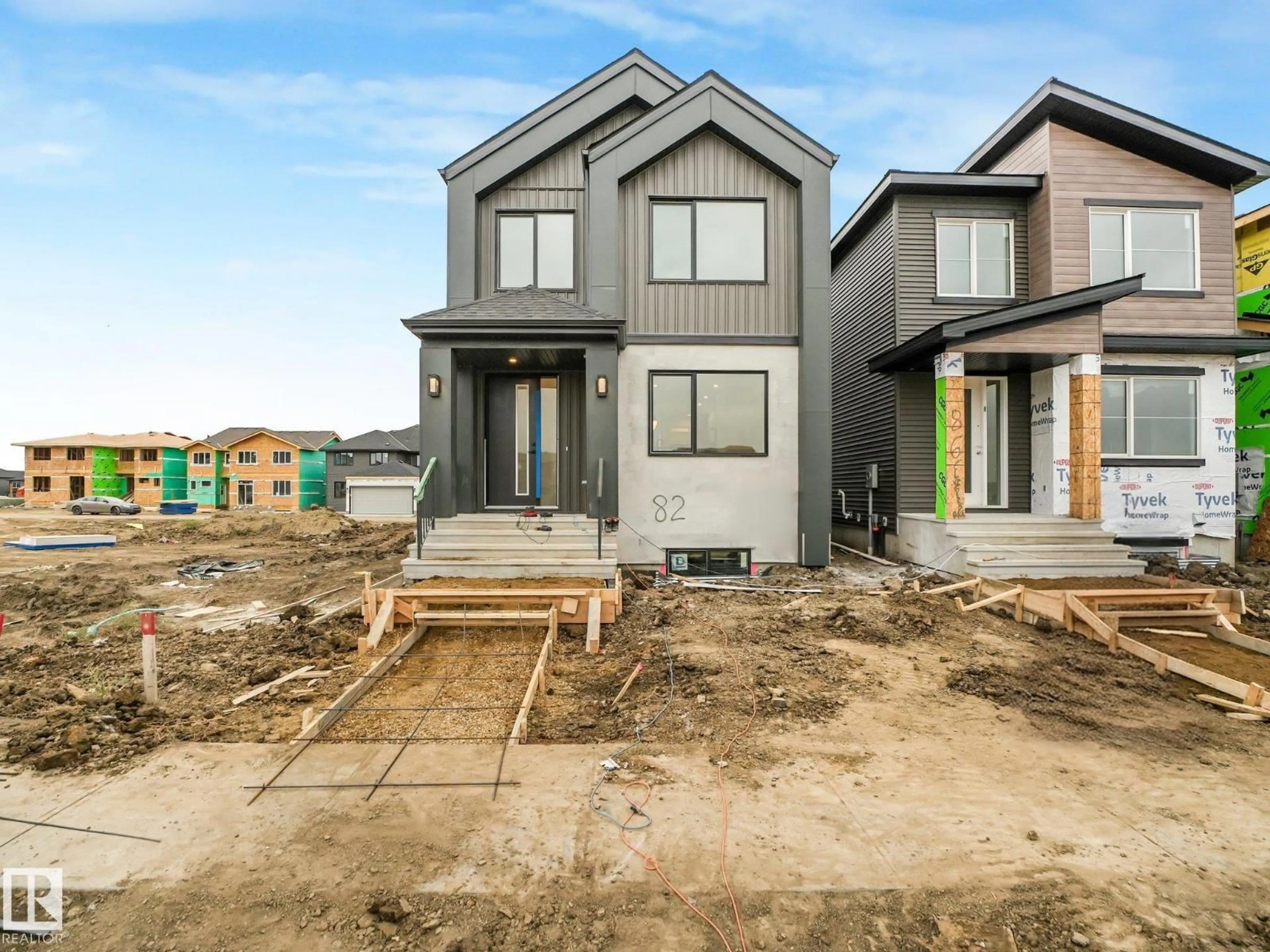 Home with vinyl exterior material, street for 82 CLYDESDALE LANE, Sherwood Park Alberta T8H3C6