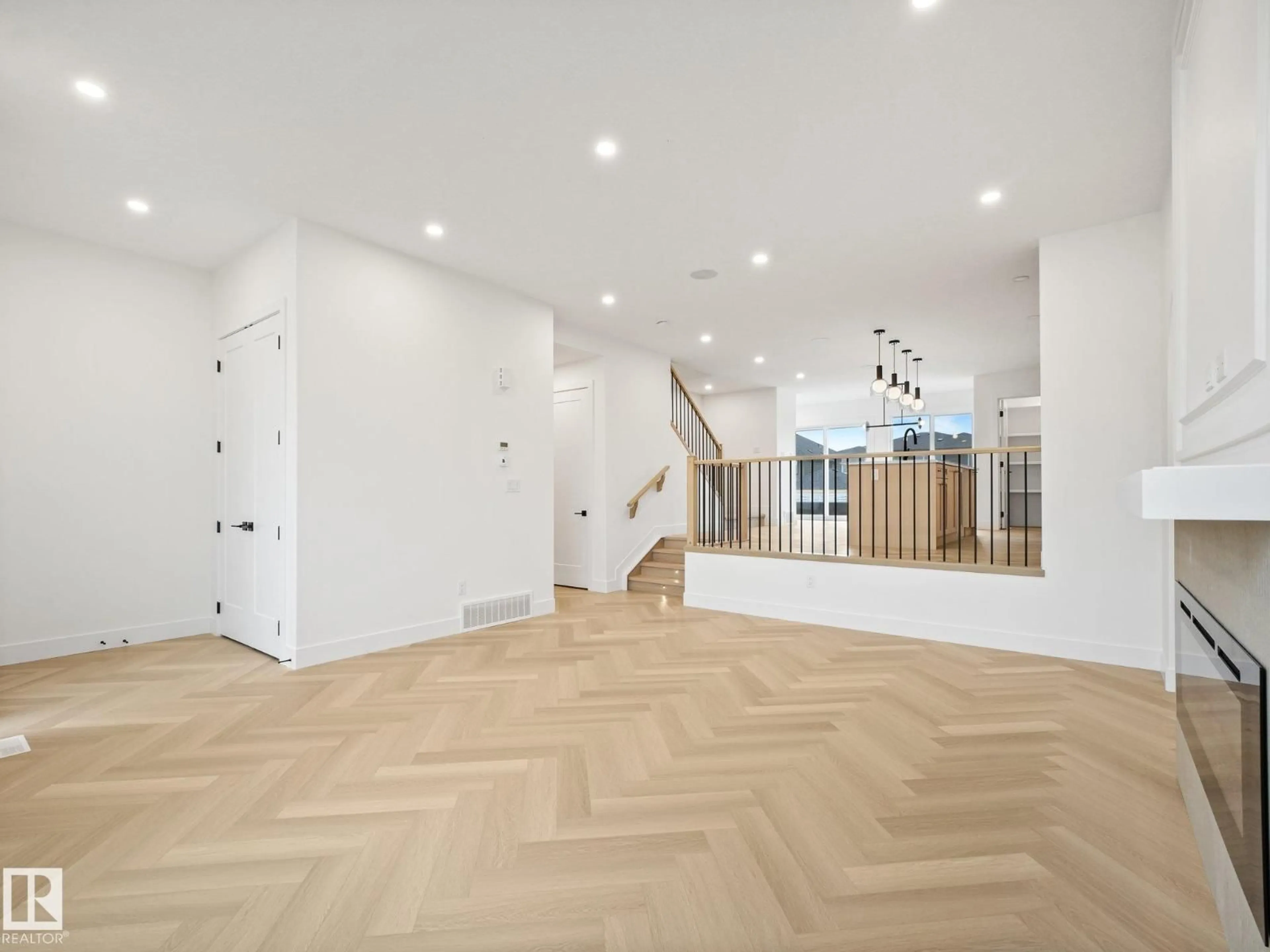 Indoor foyer for 82 CLYDESDALE LANE, Sherwood Park Alberta T8H3C6