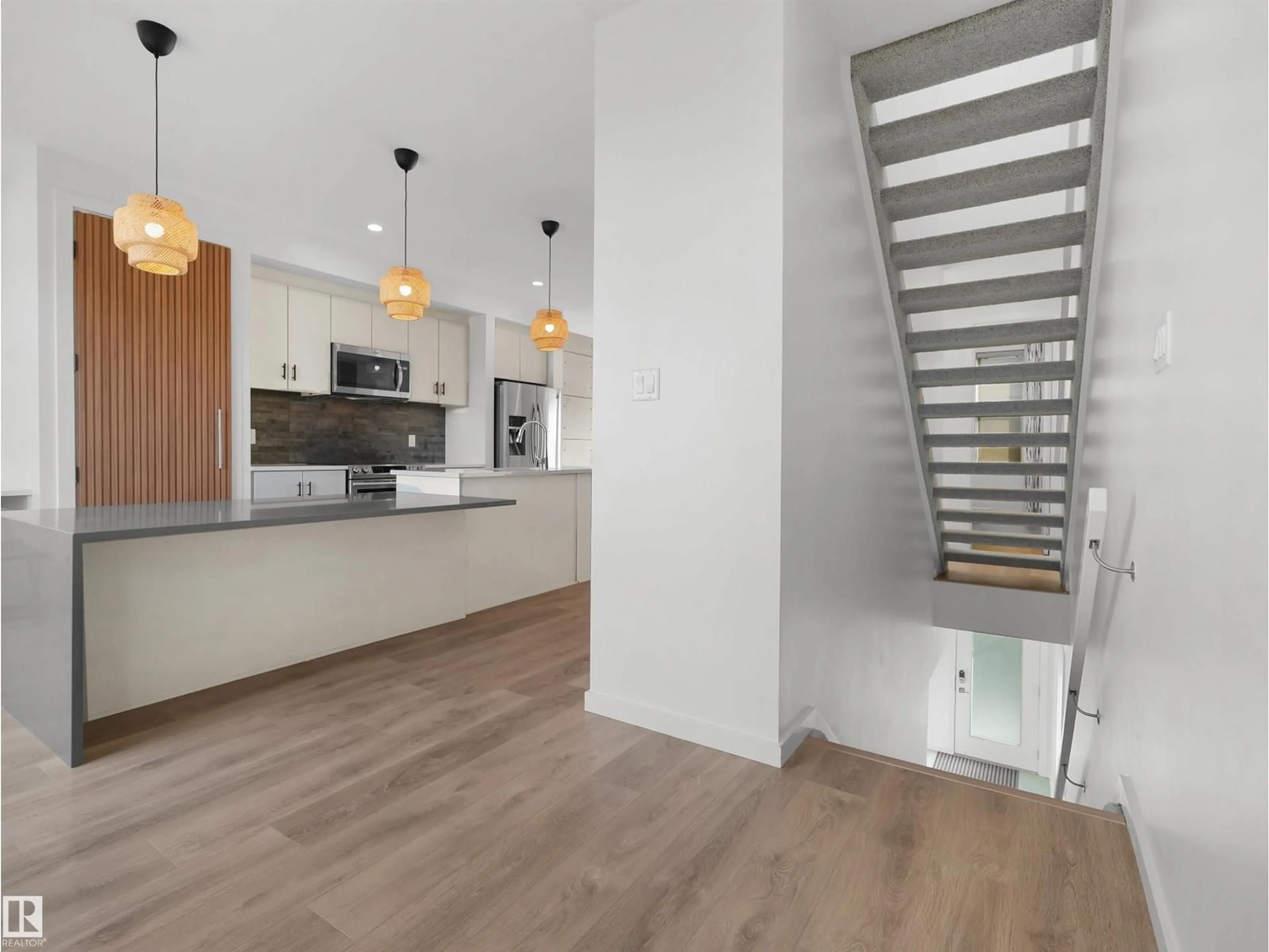 Open concept kitchen, unknown for 1704 KEENE CR, Edmonton Alberta T6W3W3