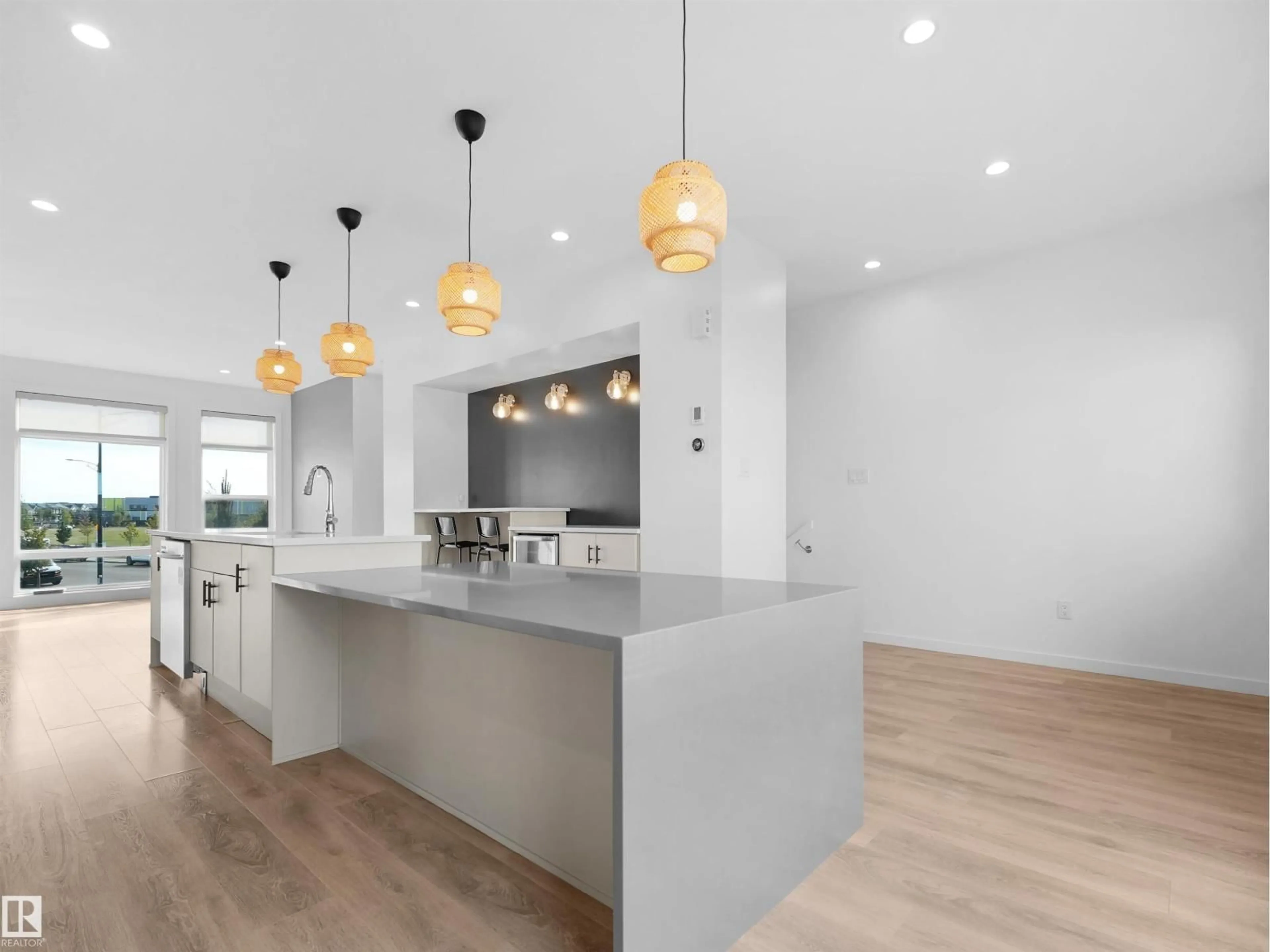 Contemporary kitchen, unknown for 1704 KEENE CR, Edmonton Alberta T6W3W3
