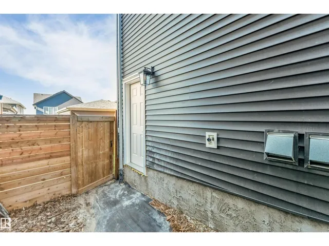 266 CHARLESWORTH DR, Edmonton 3