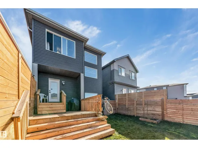 266 CHARLESWORTH DR, Edmonton 5