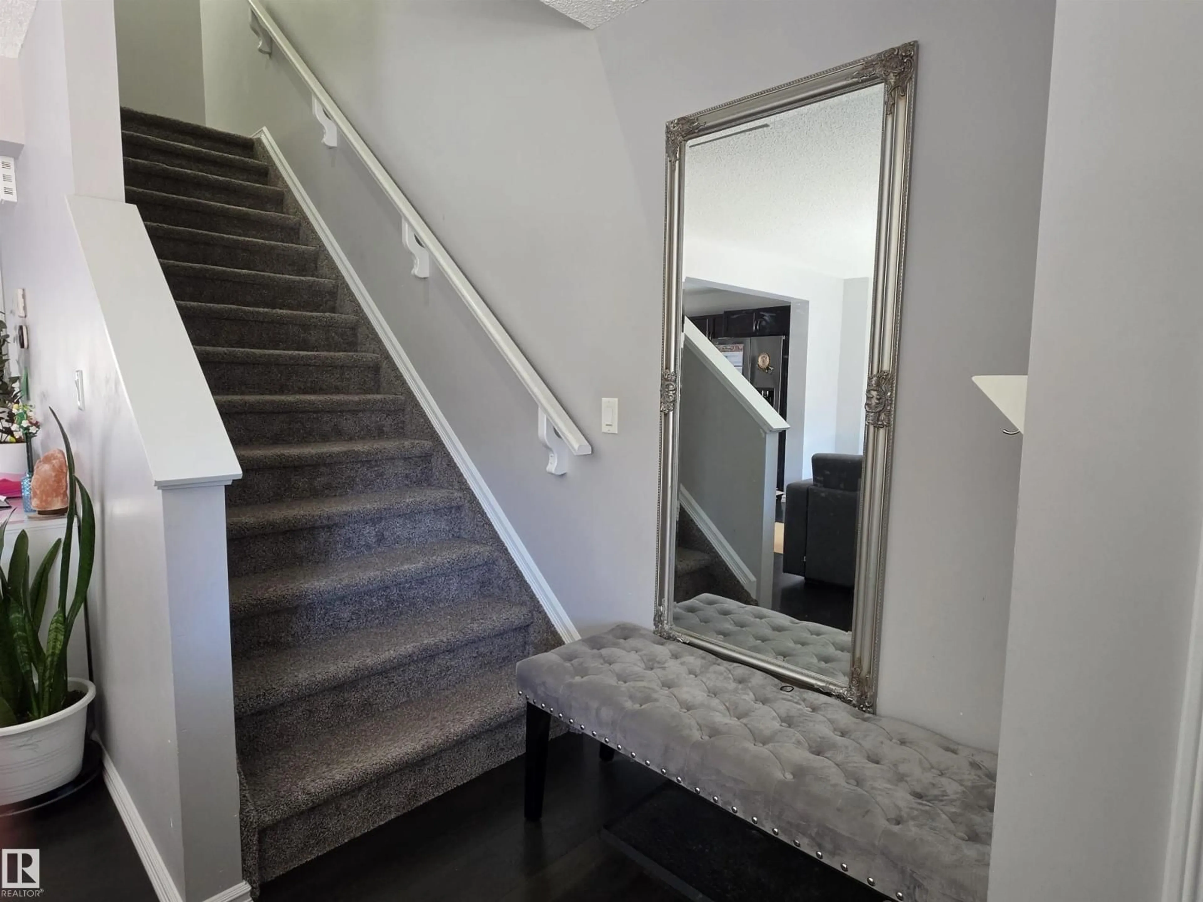 Stairs for 2508 20 AV, Edmonton Alberta T6T0Y7