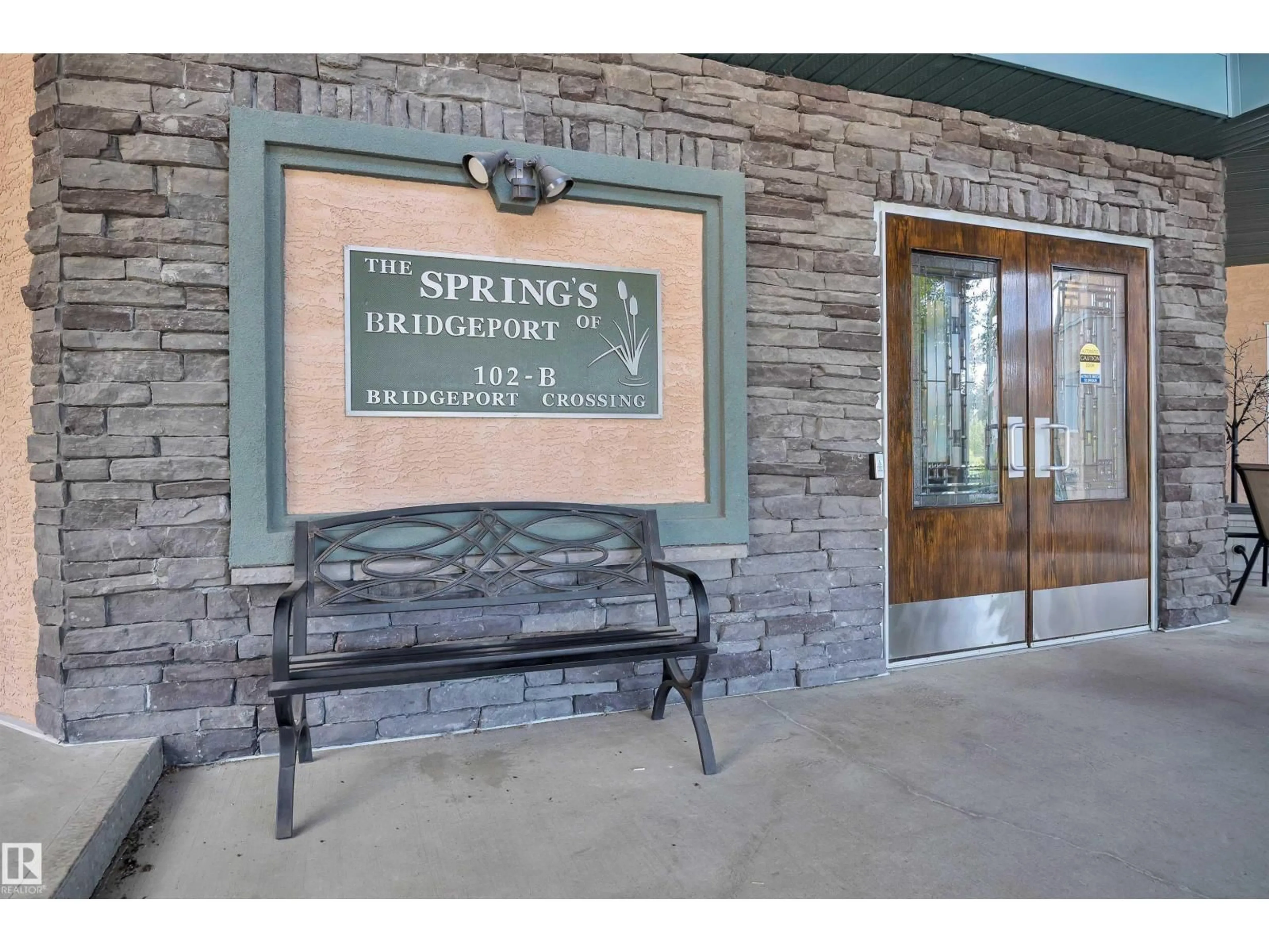 Indoor foyer for CX - 210 102B BRIDGEPORT, Leduc Alberta T9E8K8