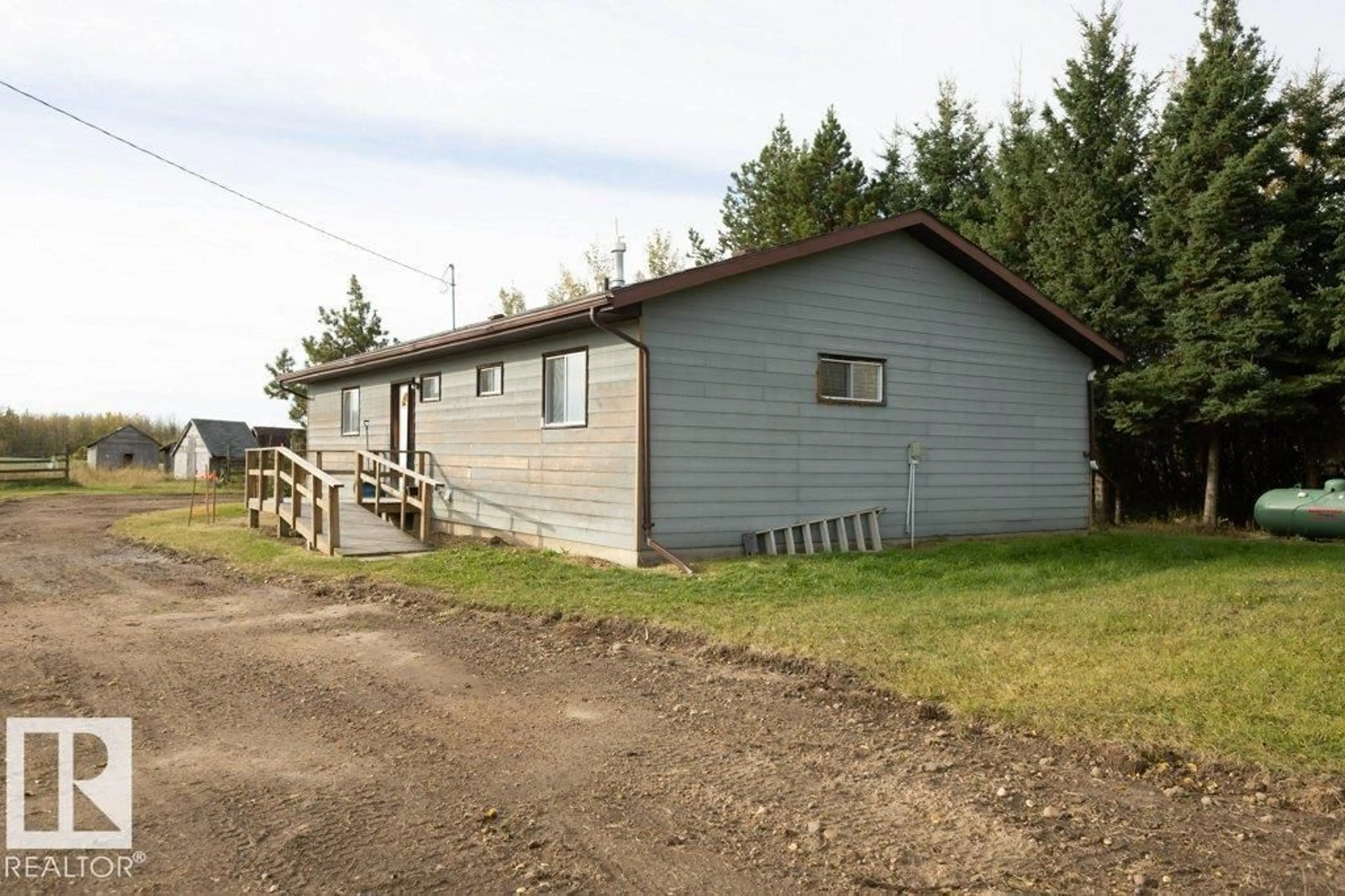 Shed for 64311 RG RD 270, Rural Westlock County Alberta T0G1H0