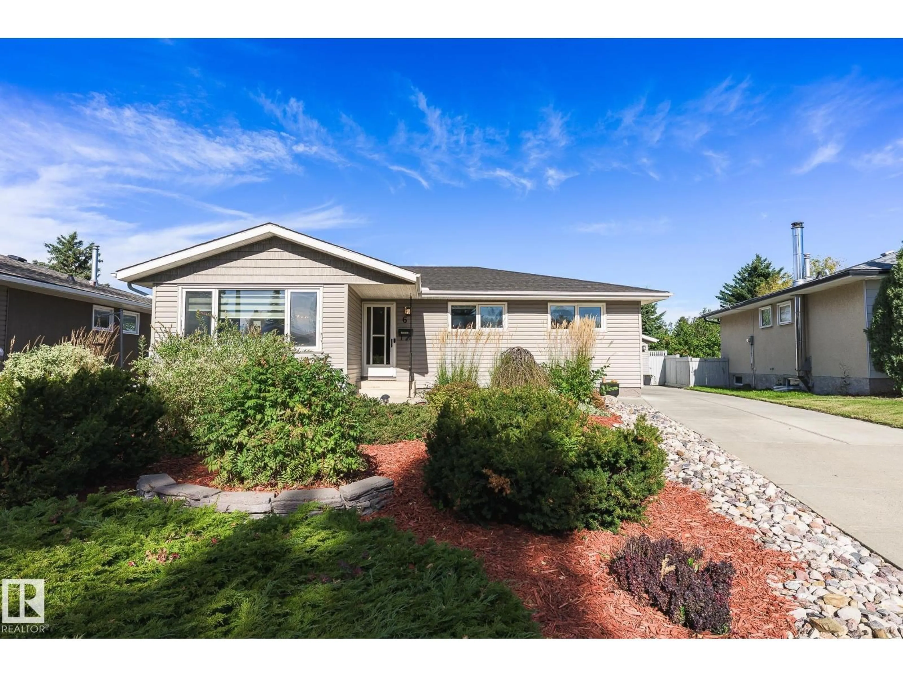 Home with vinyl exterior material, street for 6 GALEN CR, Sherwood Park Alberta T8A2L2
