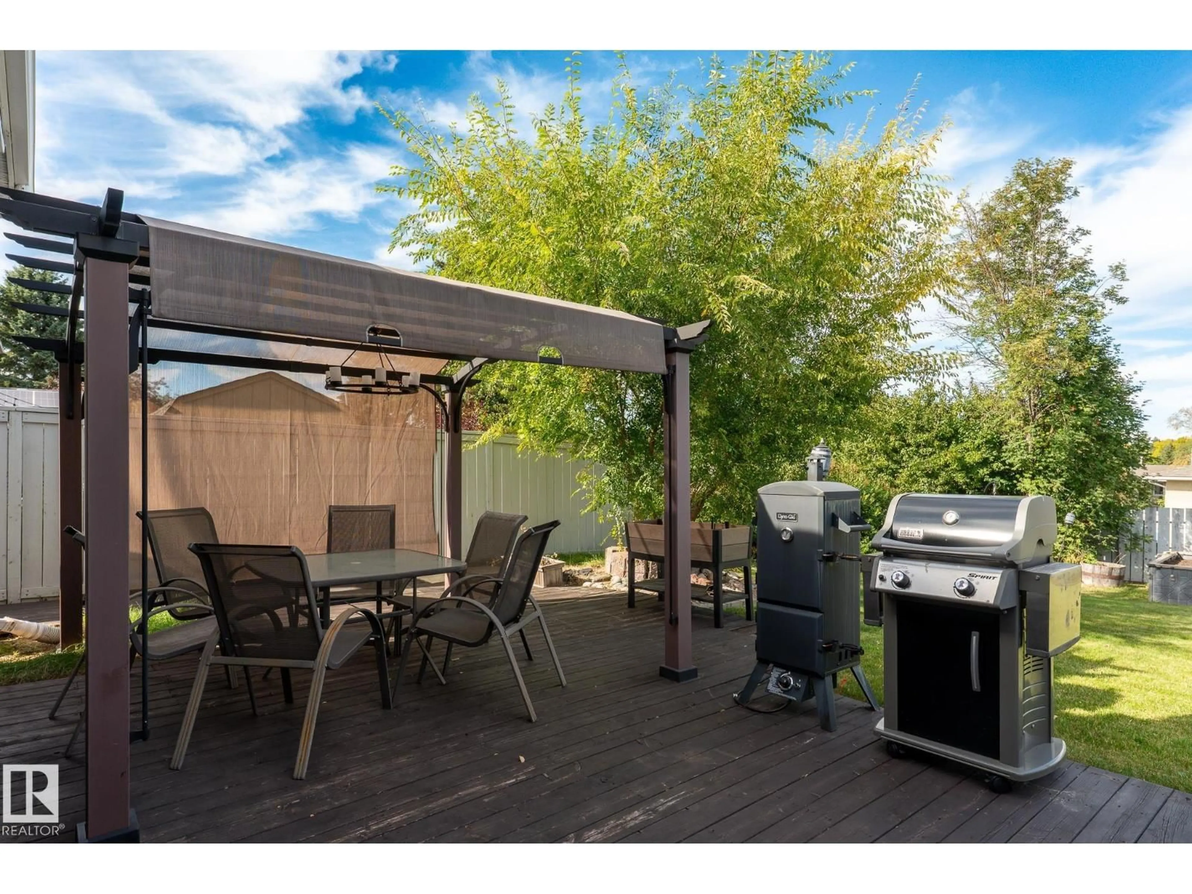 Patio, unknown for 6 GALEN CR, Sherwood Park Alberta T8A2L2