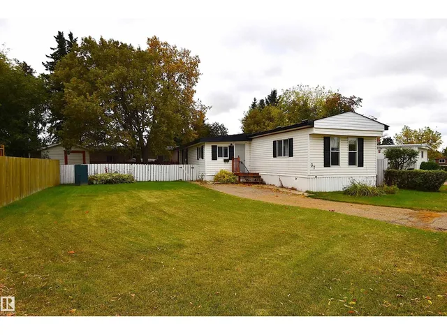 37 WEST VIEW BV, Edmonton 2