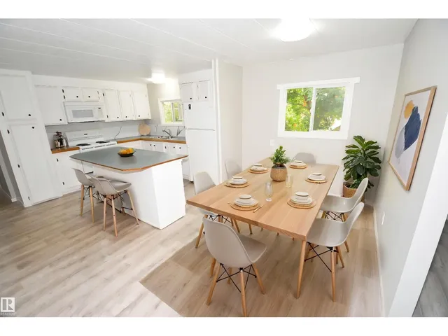 37 WEST VIEW BV, Edmonton 4