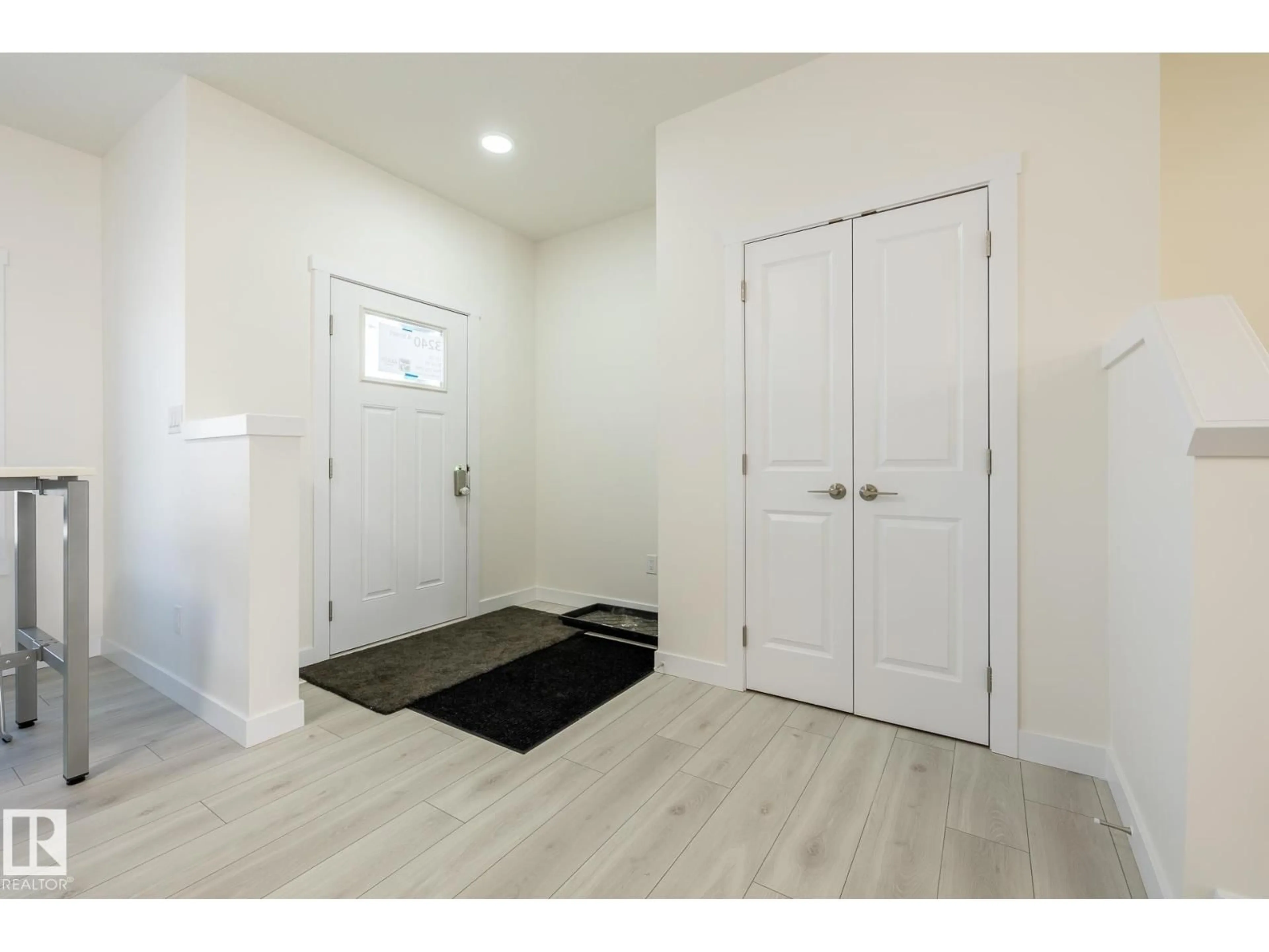 Indoor entryway for 9 WORWYCK CM, Spruce Grove Alberta T7X4E1