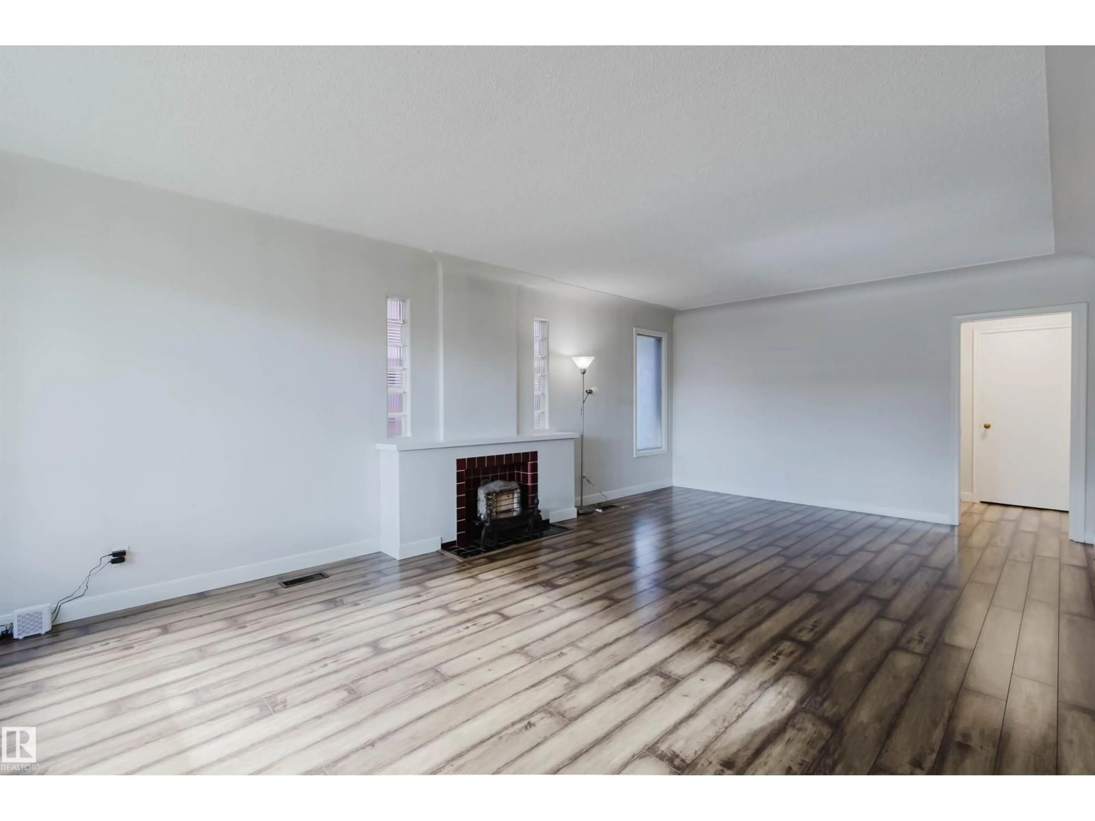 A pic of a room for 10840 74 AVE, Edmonton Alberta T6E1G9