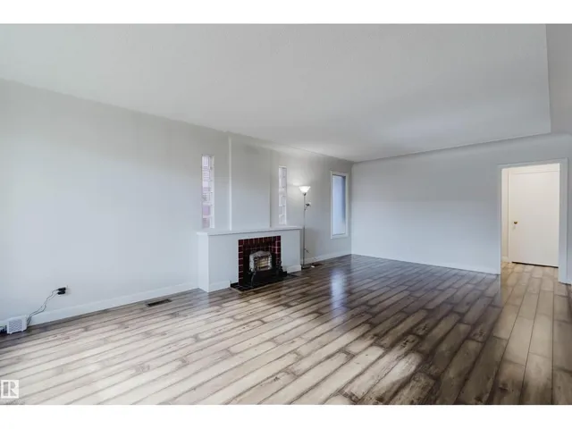 10840 74 AVE, Edmonton 5