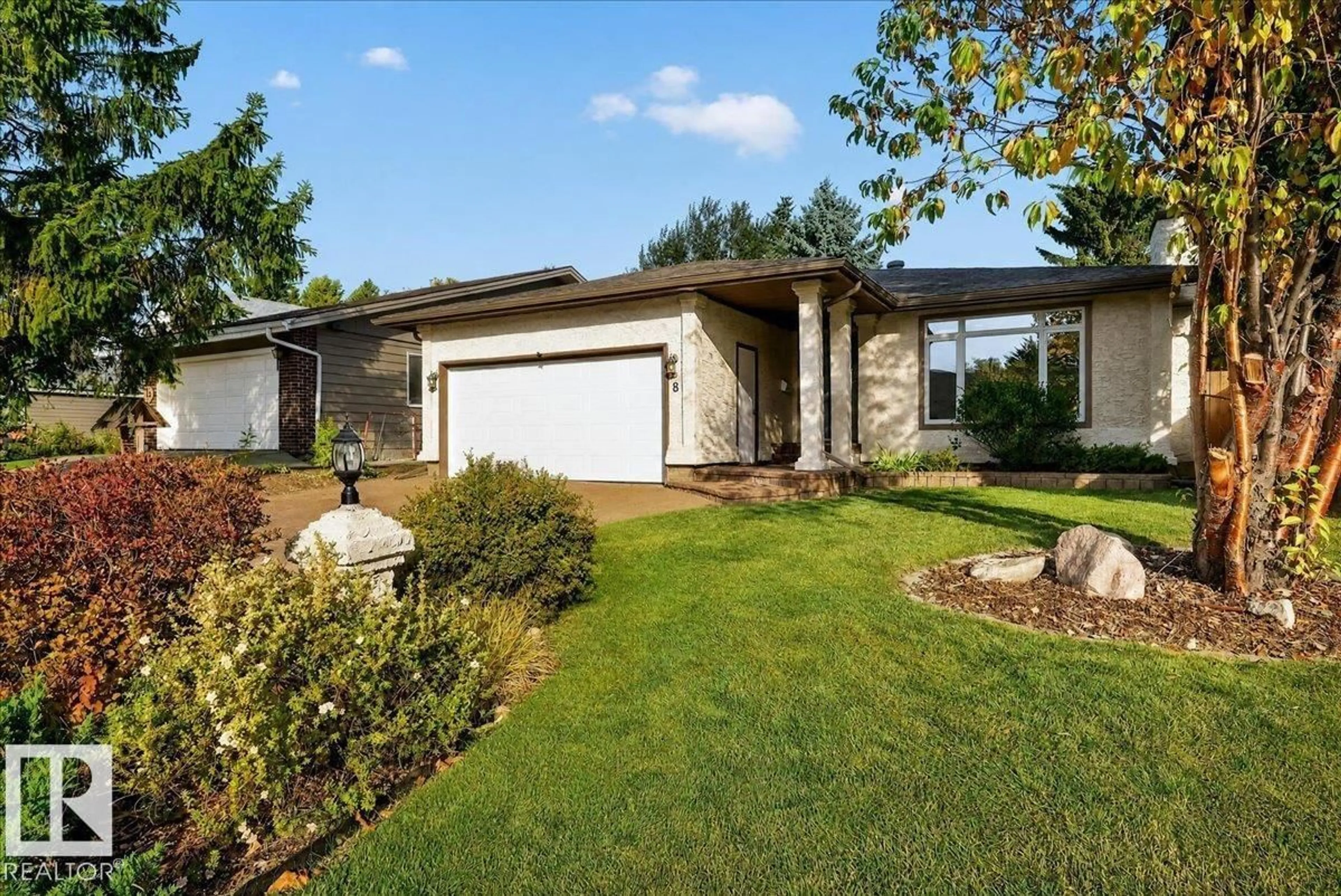 Home with vinyl exterior material, street for 8 WAHSTAO CR, Edmonton Alberta T5T2W8