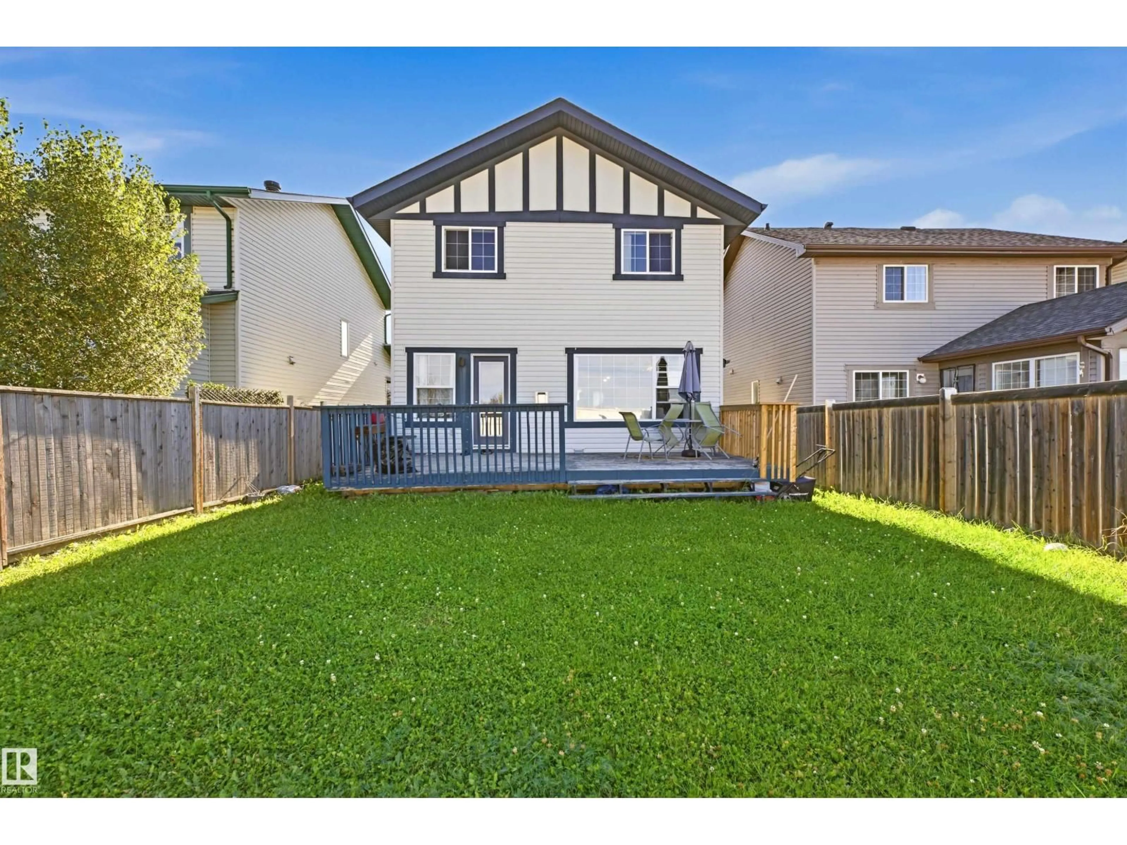 A pic from outside/outdoor area/front of a property/back of a property/a pic from drone, street for NW - 3151 TRELLE LO, Edmonton Alberta T6R0A2
