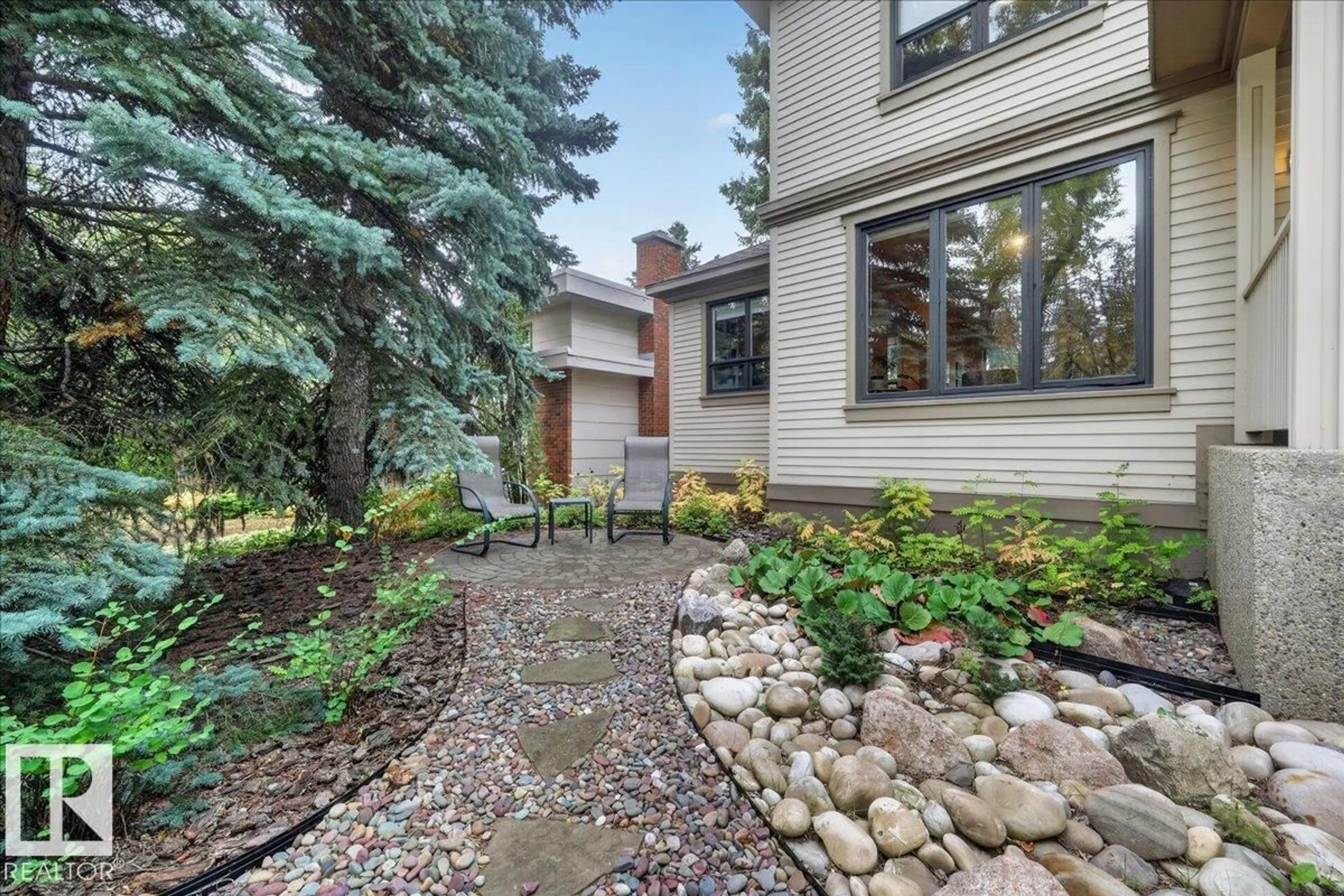 Patio, street for 30 ST GEORGE'S CR, Edmonton Alberta T5N3M7