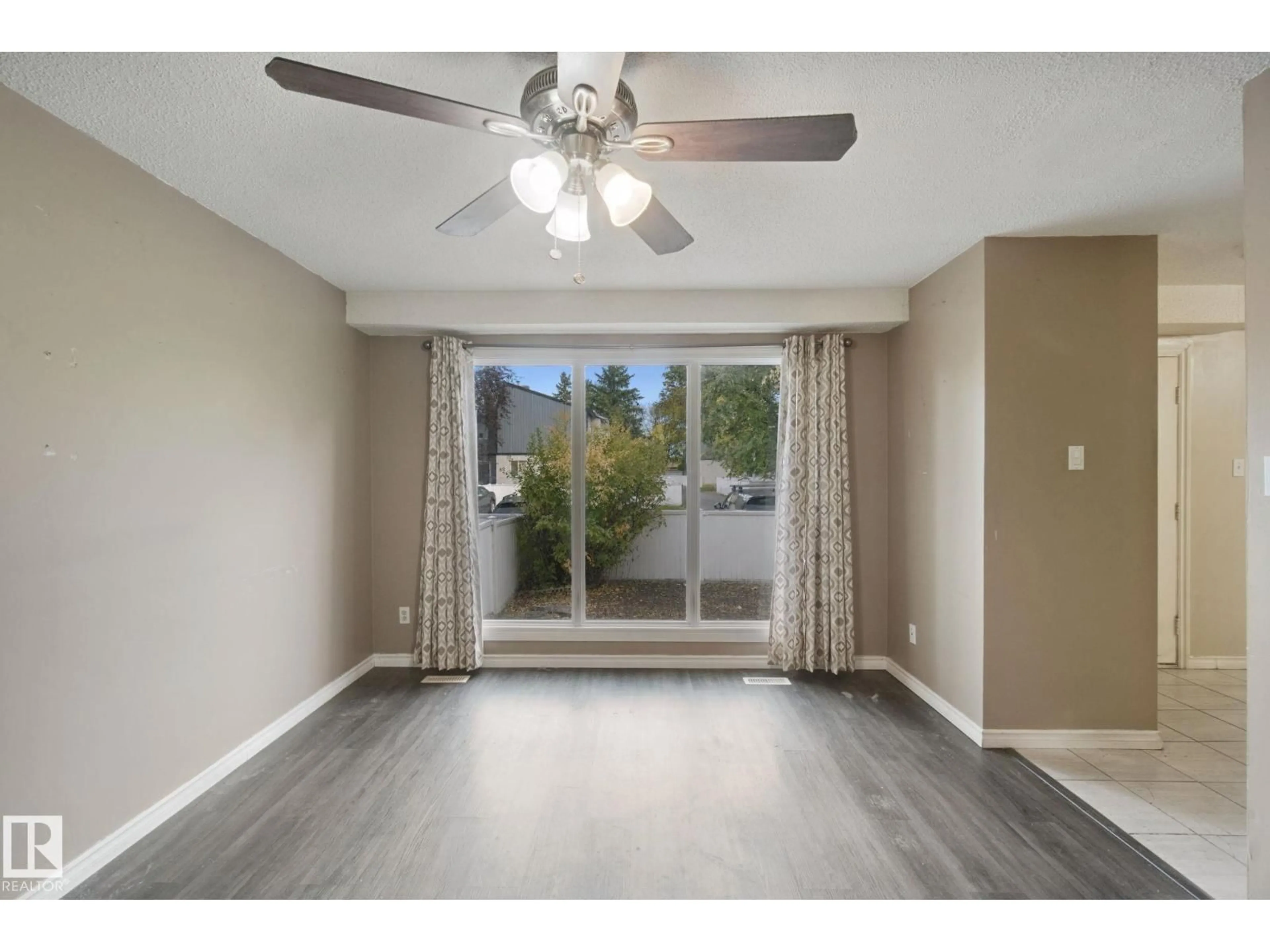 A pic of a room for 193F HOMESTEAD CR, Edmonton Alberta T5A2Y2