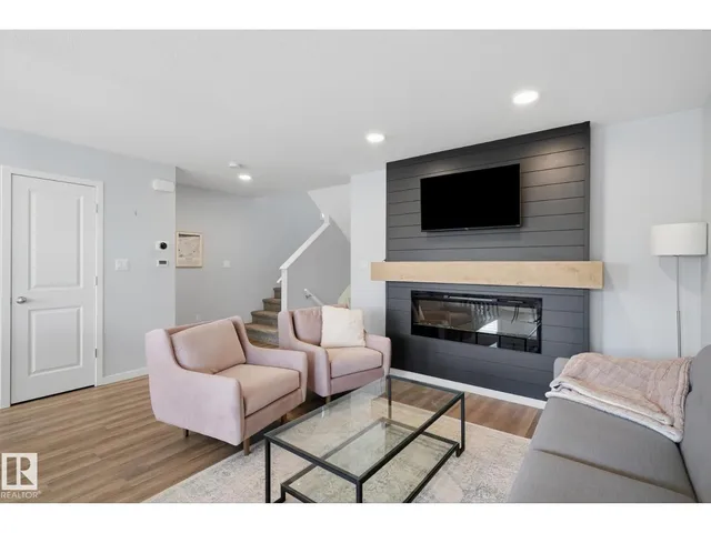 SW - 2205 82 ST, Edmonton 4