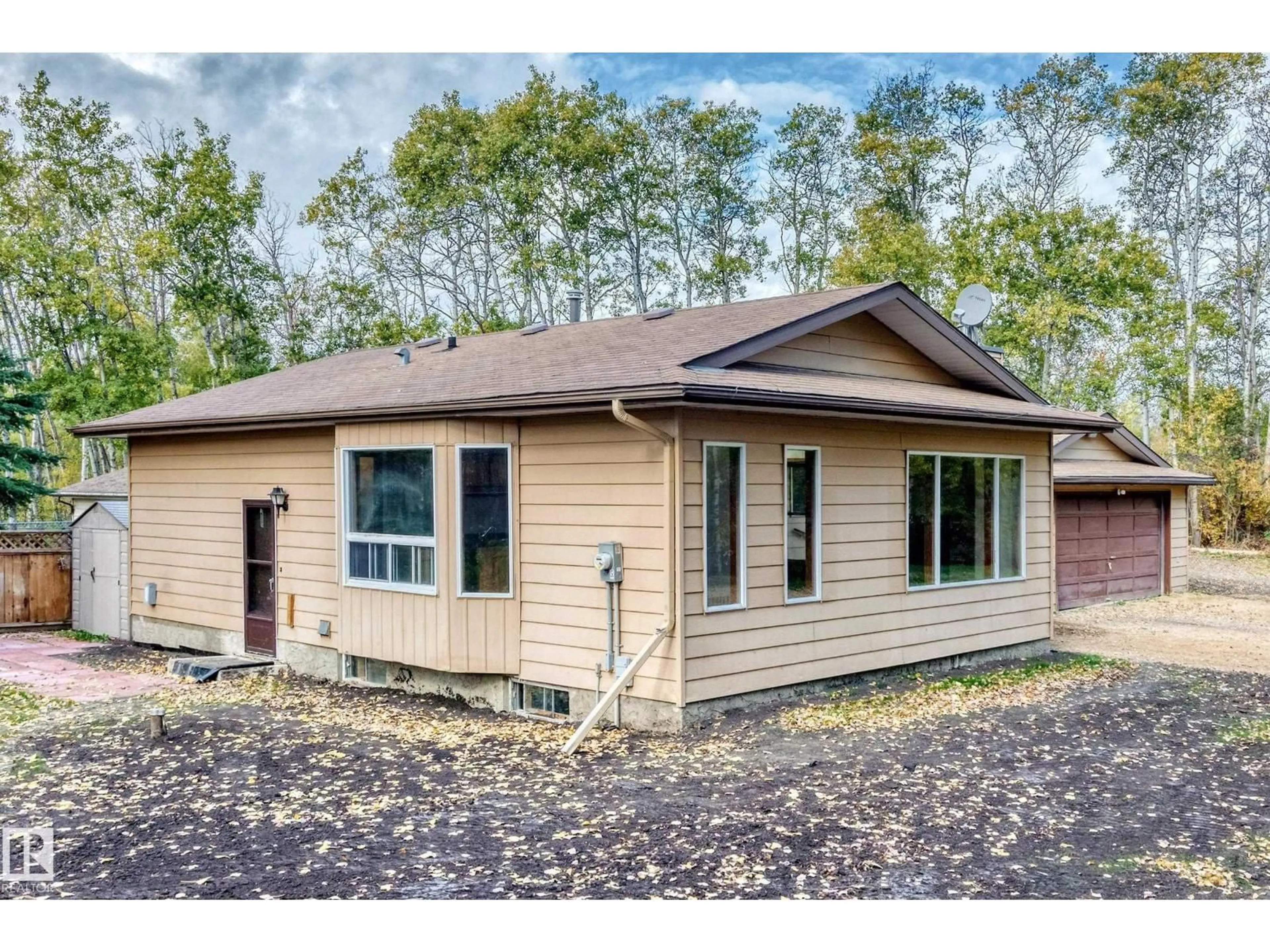 Home with vinyl exterior material, unknown for #100 - 23016 TWP RD 504, Rural Leduc County Alberta T0B3M1