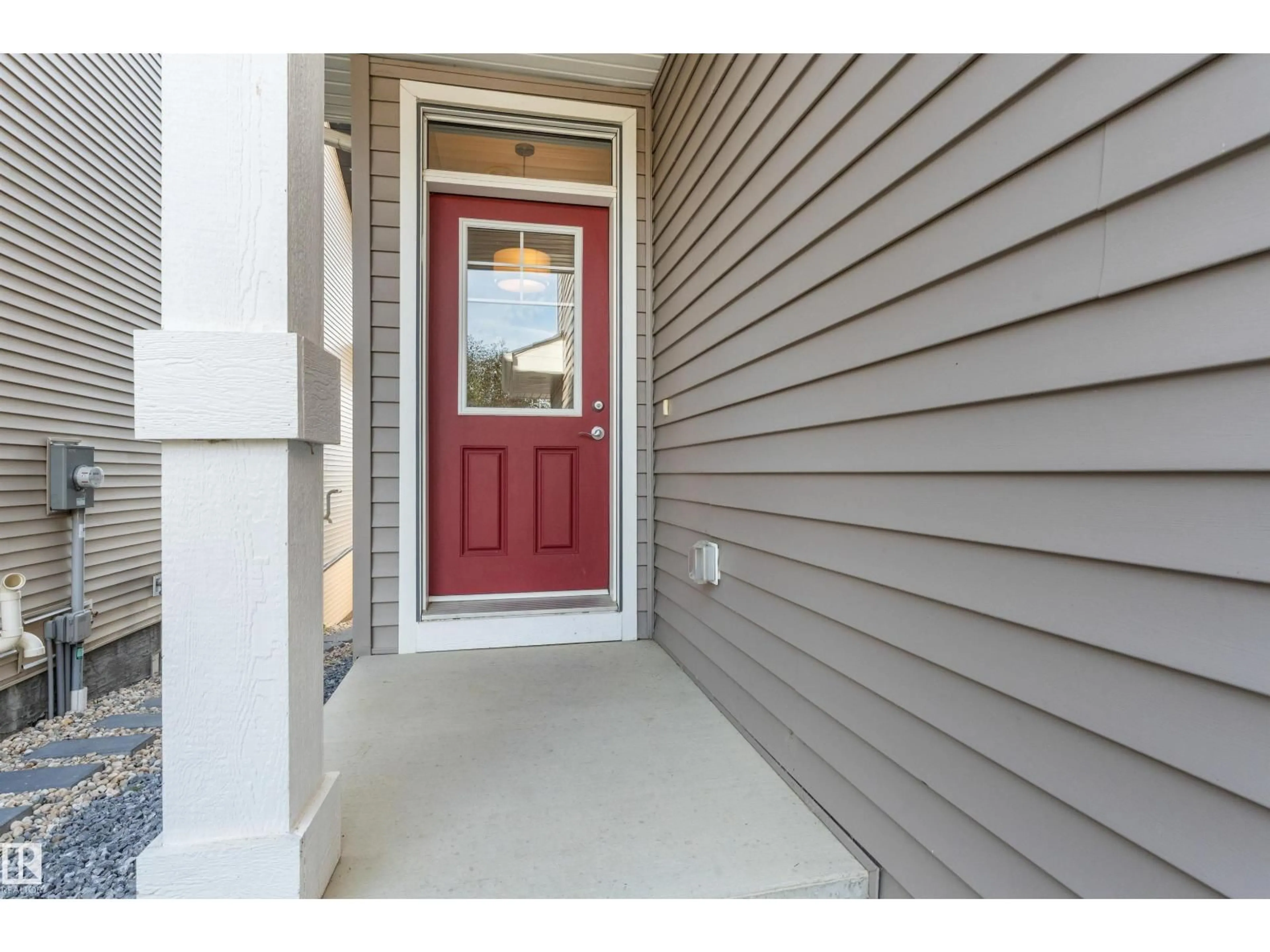Indoor entryway for 3334 PARKER LO, Edmonton Alberta T6W4C2