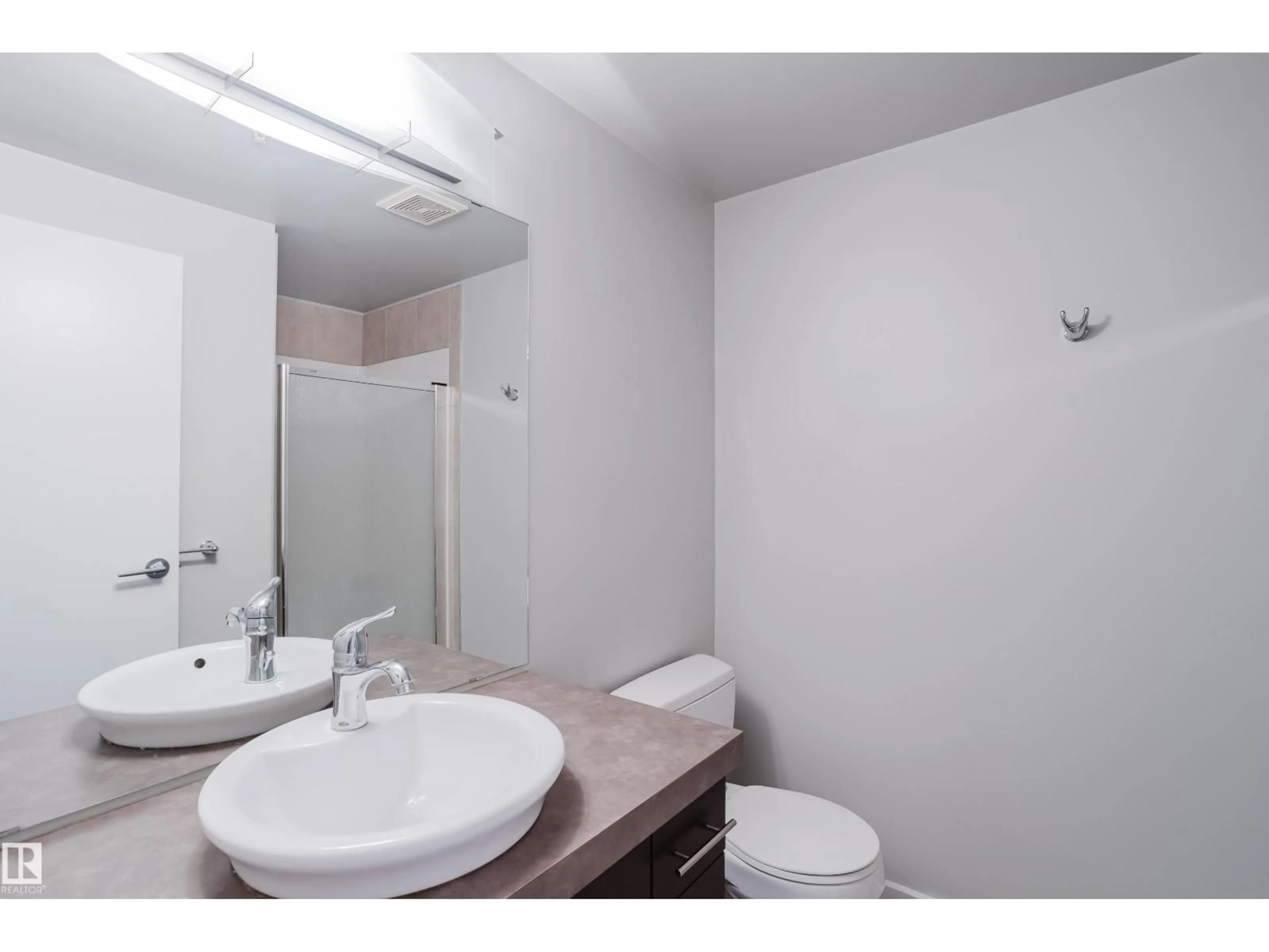 Standard bathroom, unknown for 10152 - 2704 104 ST NW, Edmonton Alberta T5J0B6