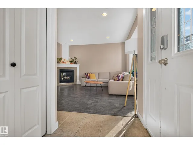 14422 104 AV, Edmonton 3
