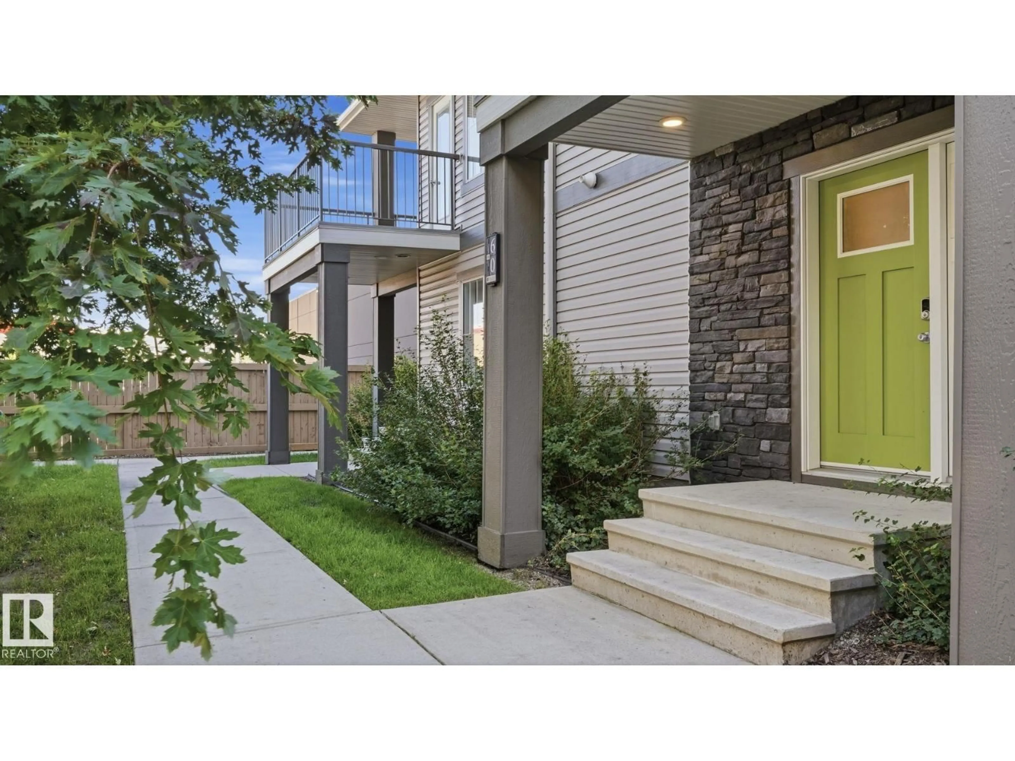 Indoor entryway for 12815 NW - 60 CUMBERLAND RD, Edmonton Alberta T6V0M2