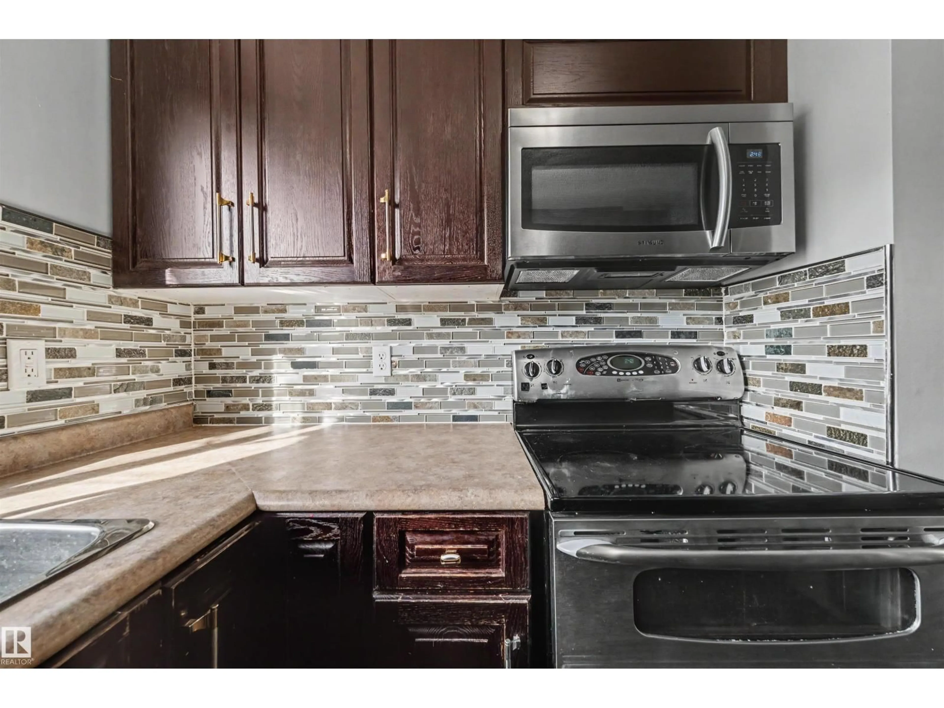 Standard kitchen, ceramic/tile floor for NW - 12944 117 ST, Edmonton Alberta T5E5J7