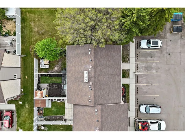 18 10453 20 AV NW, Edmonton 5