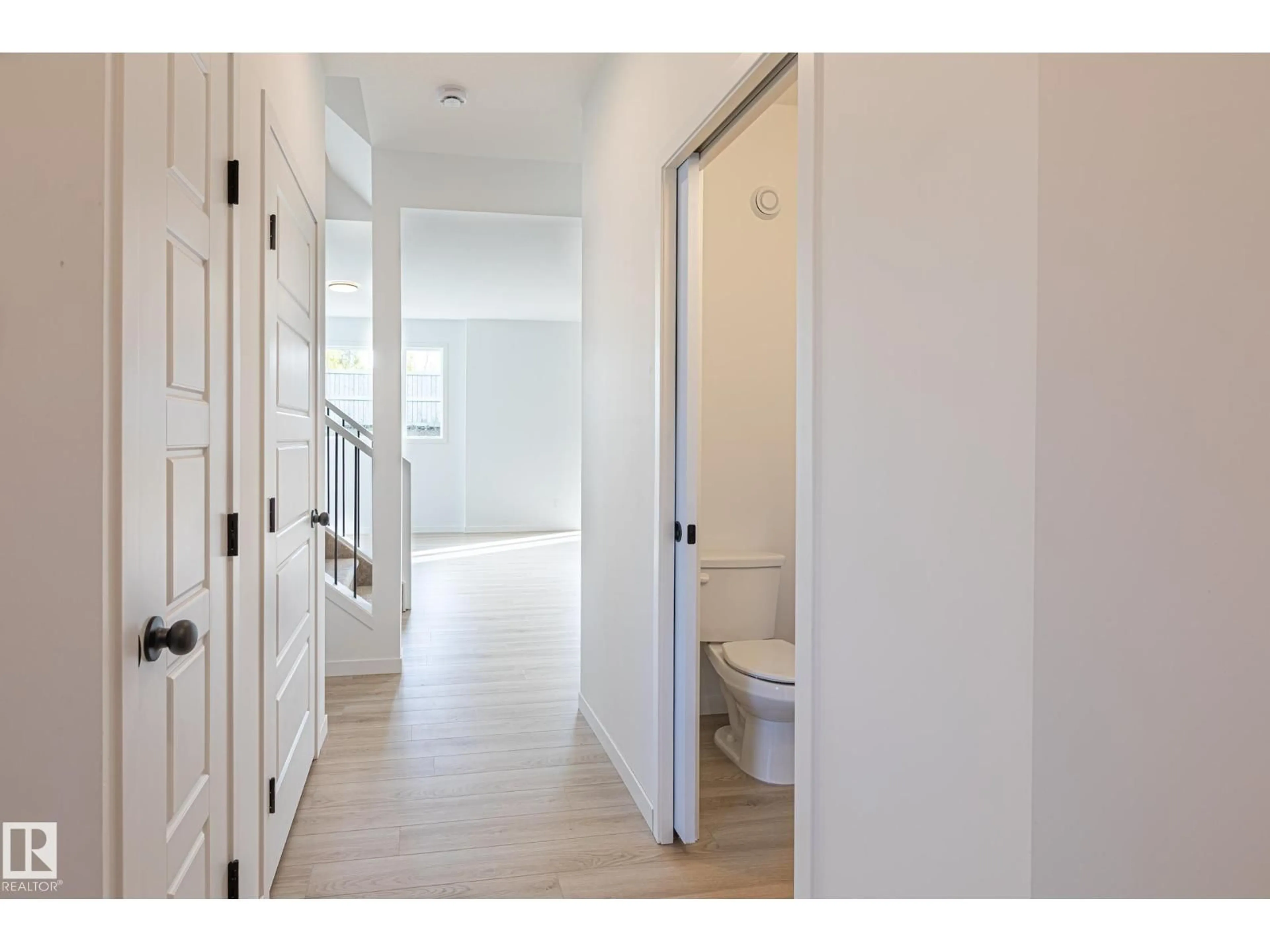Indoor entryway for 93 SILVERSTONE DR, Stony Plain Alberta T7Z0E8