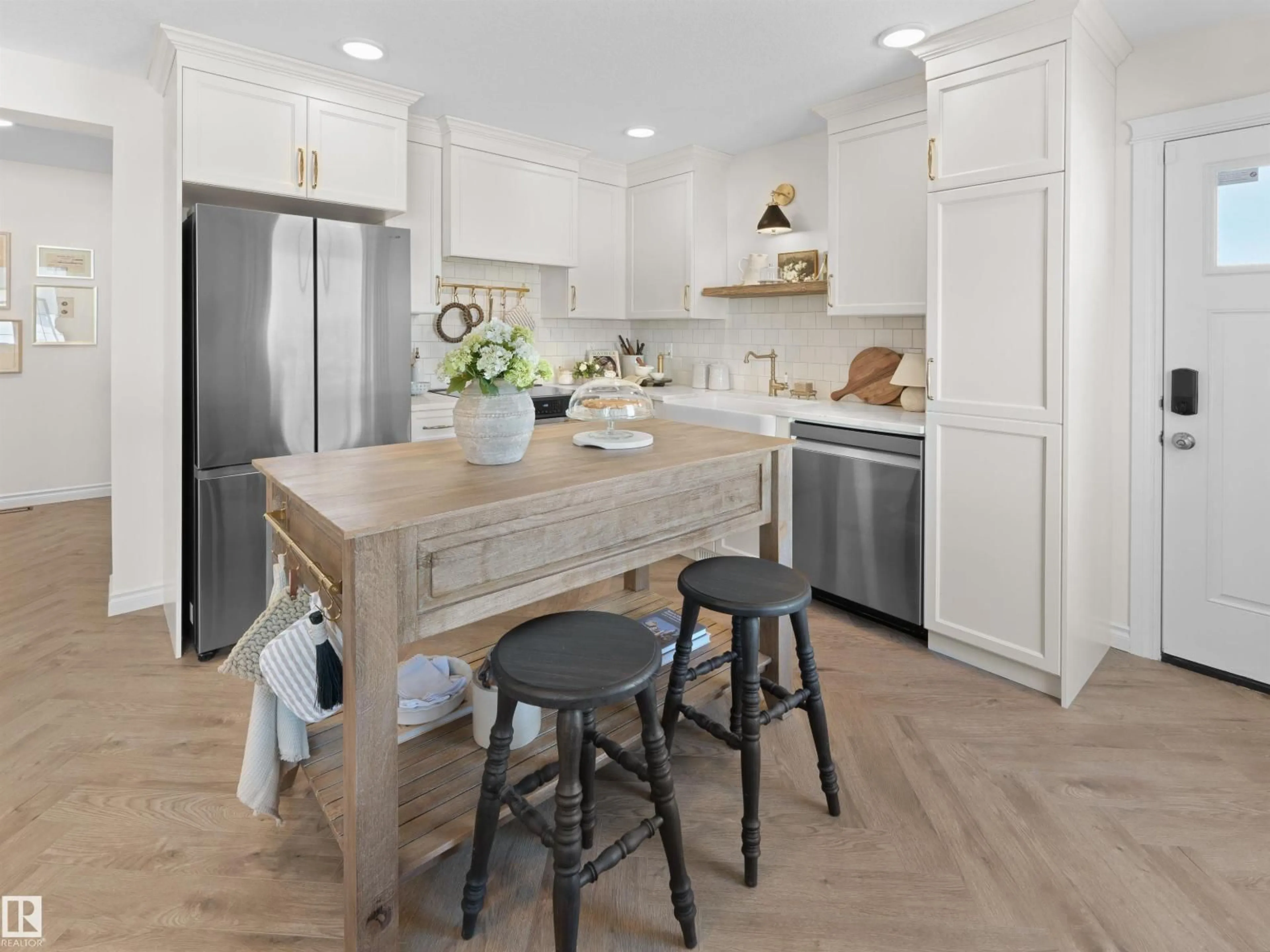 Open concept kitchen, unknown for #47 - 4004 SAVARYN DR, Edmonton Alberta T6X1S6