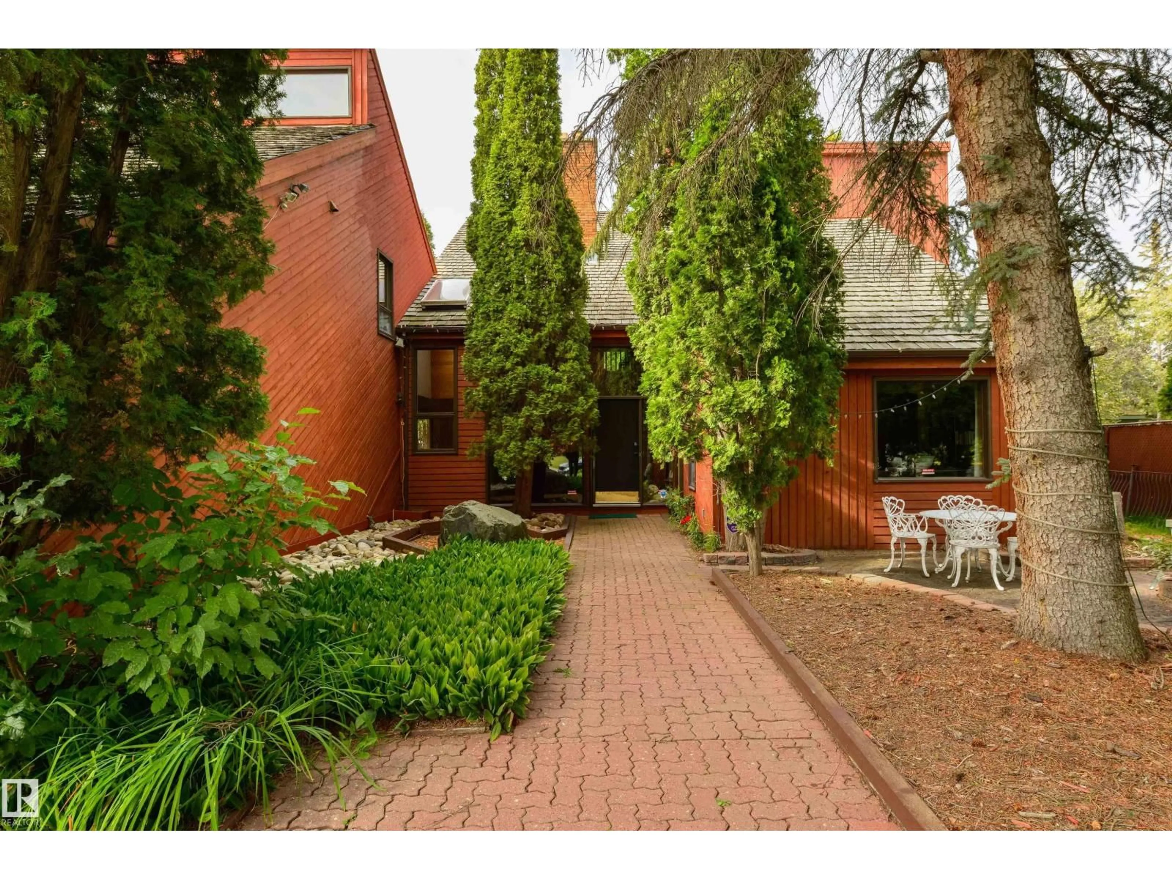 Patio, street for 9 WOLF WILLOW PT, Edmonton Alberta T5T1E3