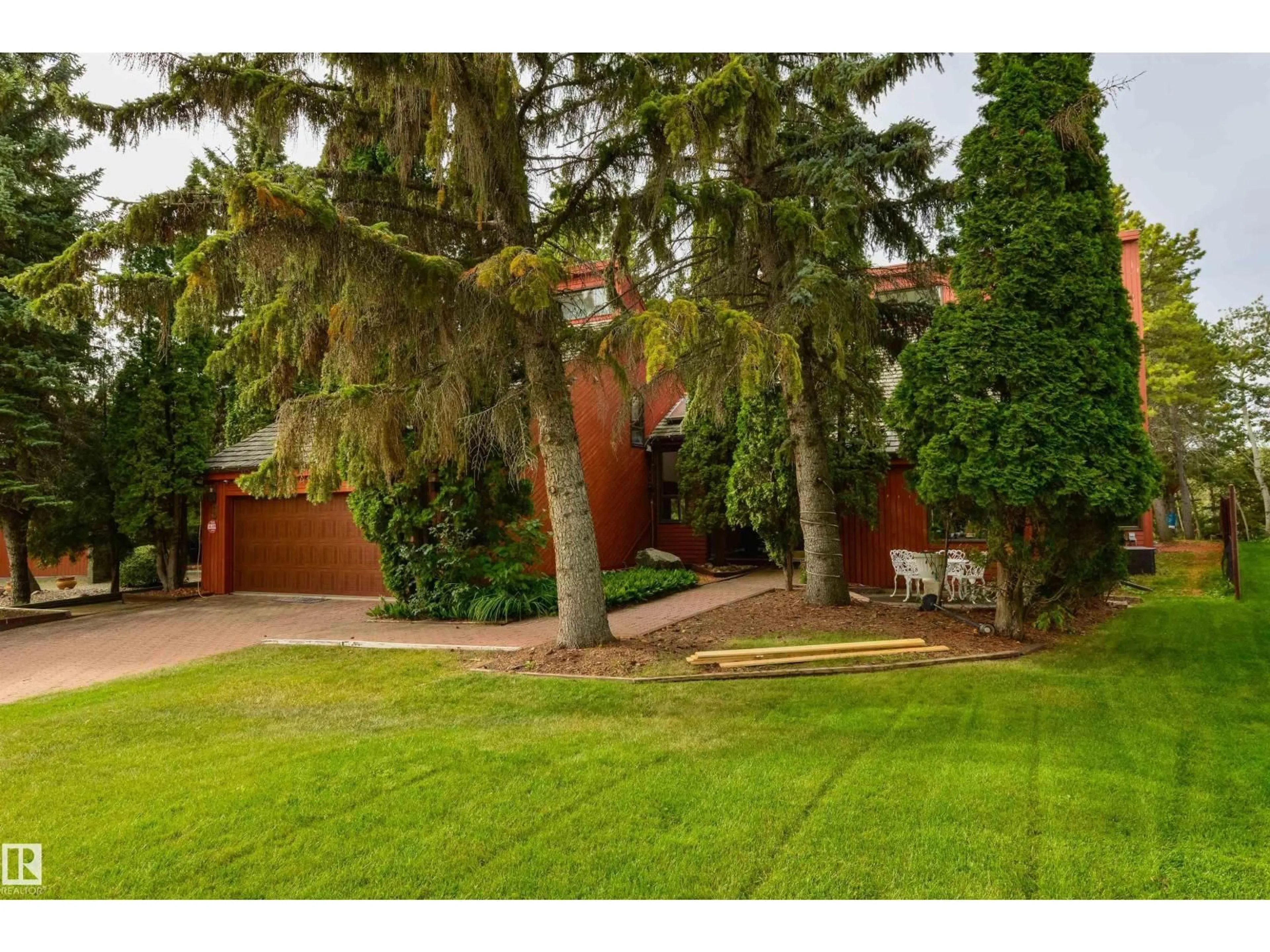 A pic from outside/outdoor area/front of a property/back of a property/a pic from drone, street for 9 WOLF WILLOW PT, Edmonton Alberta T5T1E3