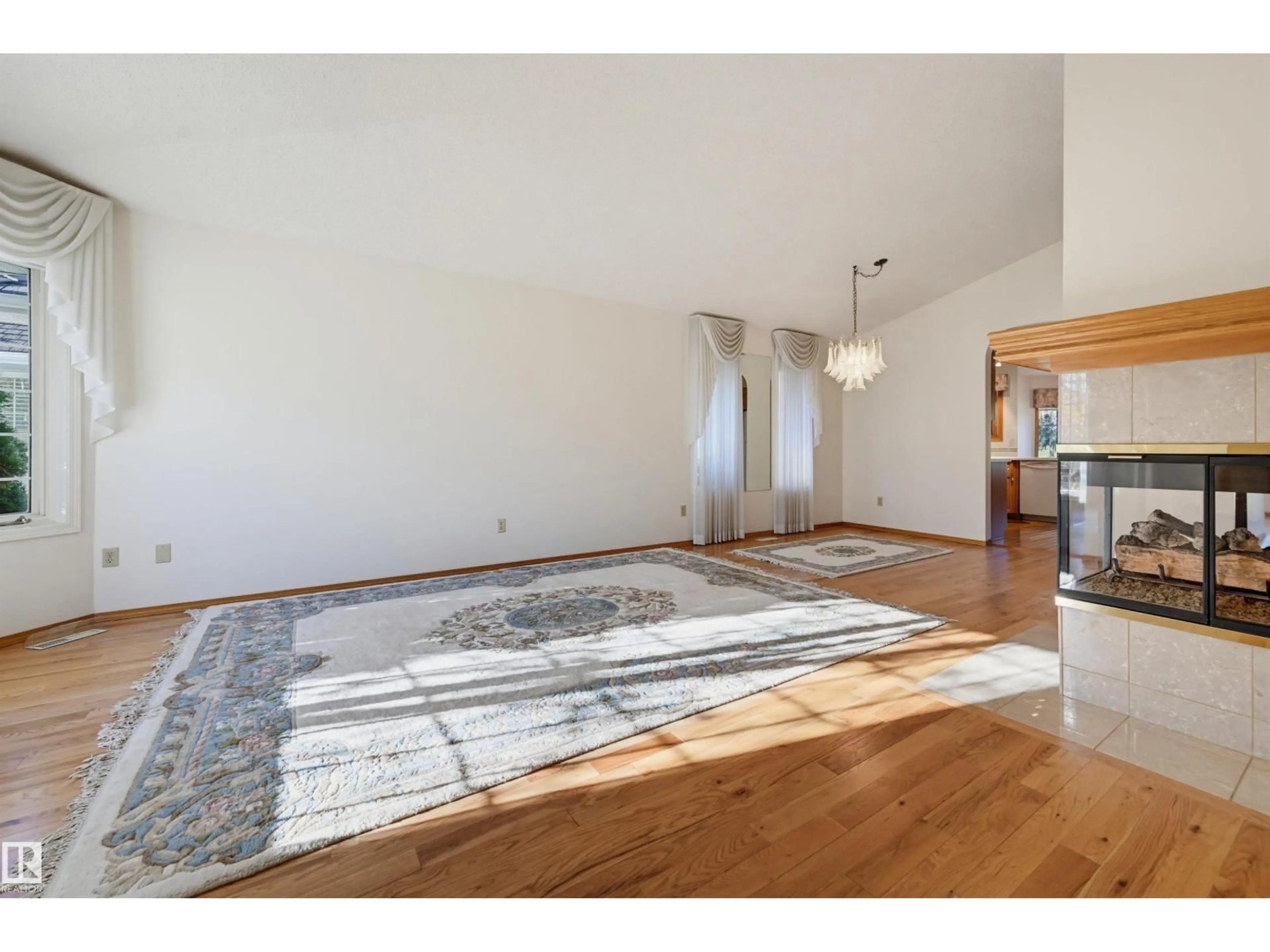 A pic of a room for 127 IRONWOOD PL, Edmonton Alberta T6J6R4