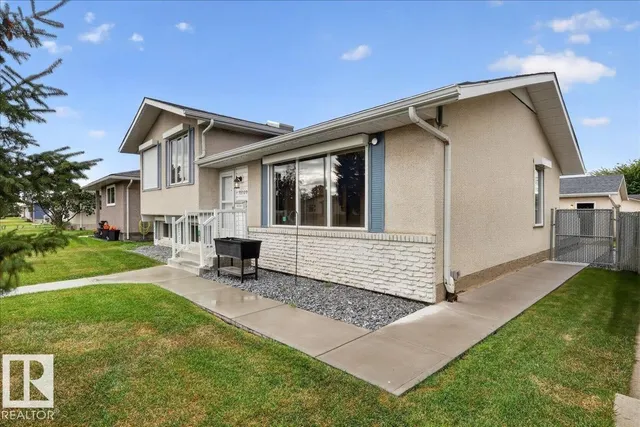 NW - 15128 88 ST, Edmonton 5
