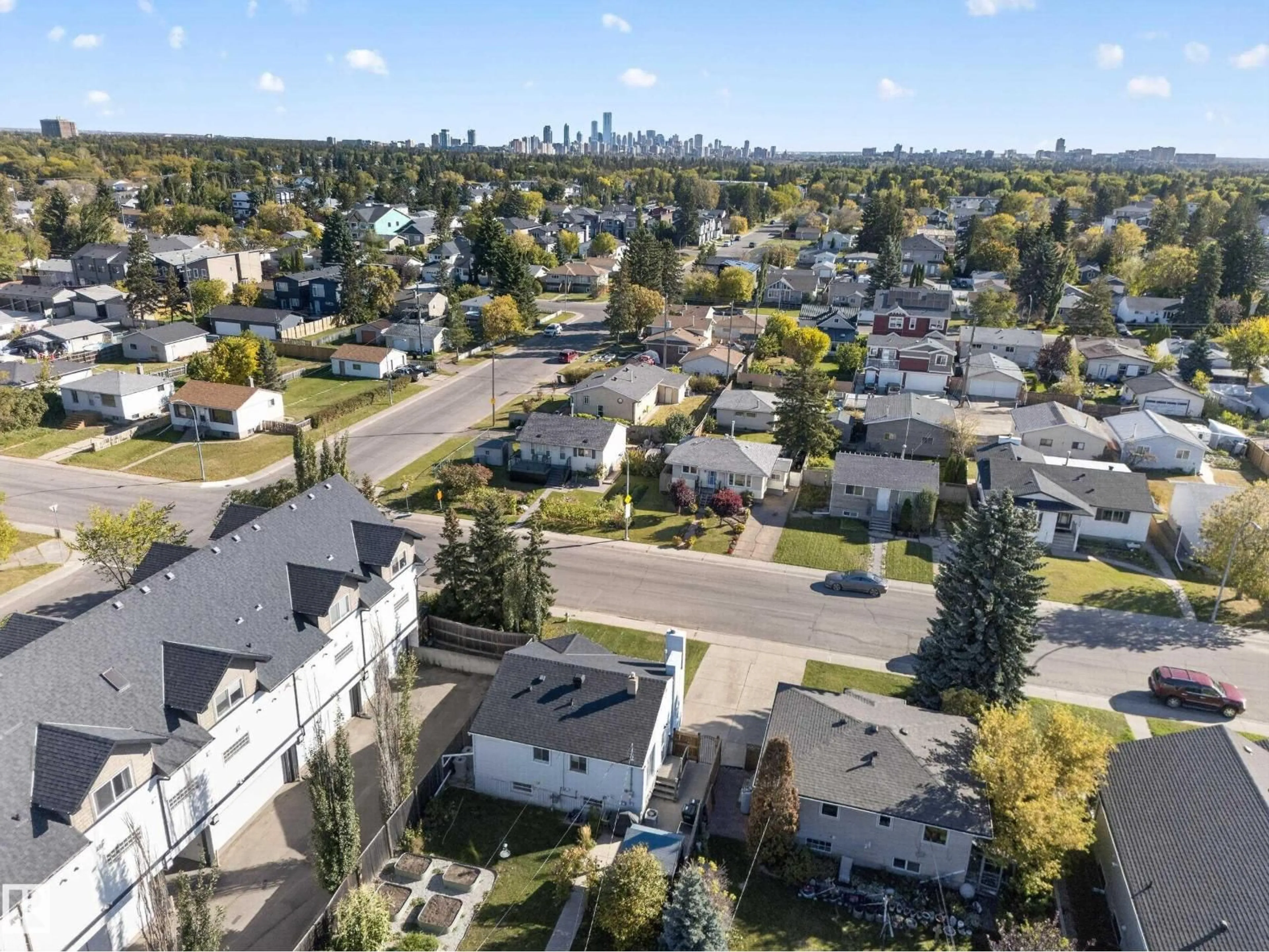 A pic from outside/outdoor area/front of a property/back of a property/a pic from drone, street for NW - 9246 154 ST, Edmonton Alberta T5R1T5