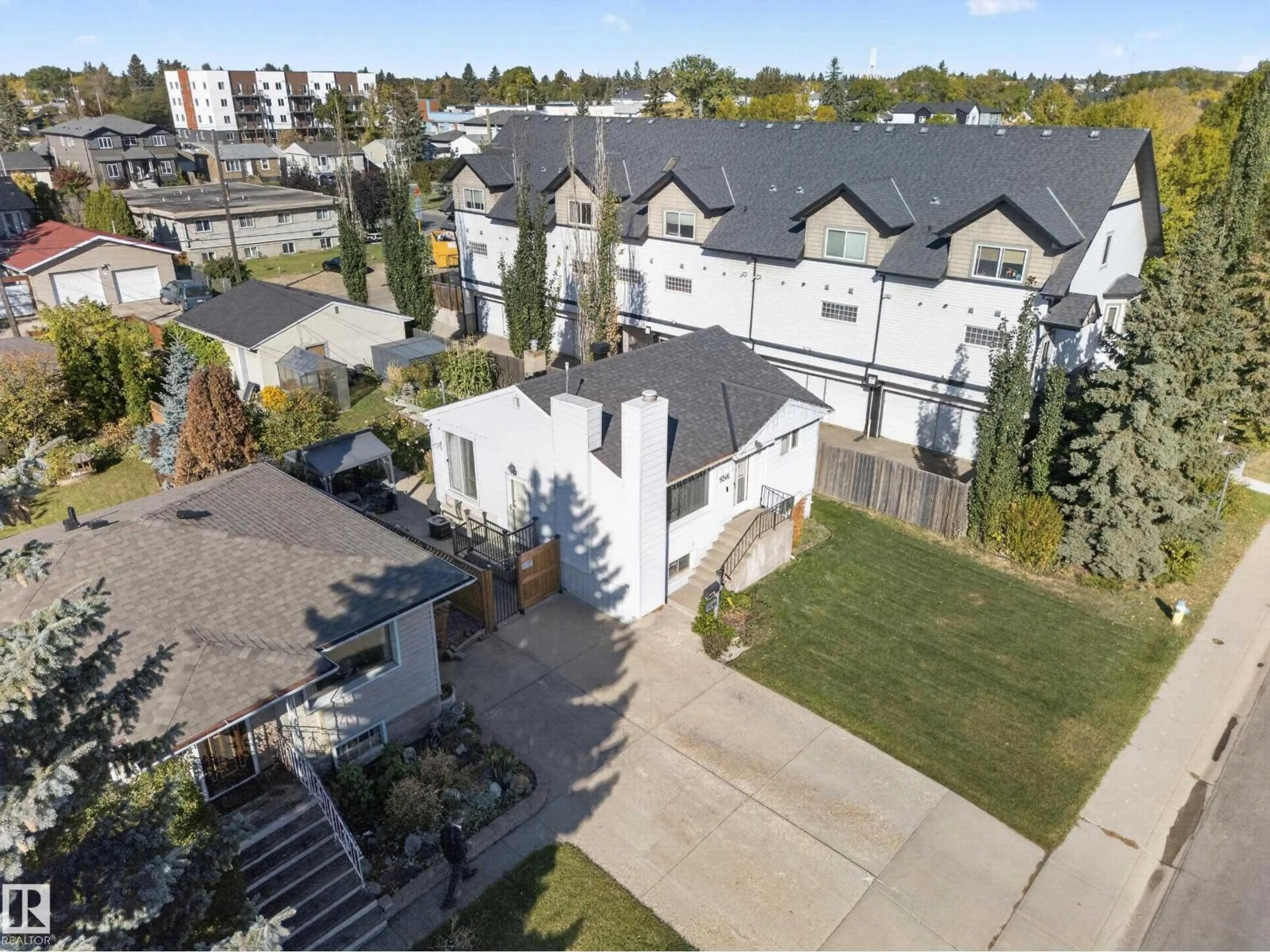 A pic from outside/outdoor area/front of a property/back of a property/a pic from drone, unknown for NW - 9246 154 ST, Edmonton Alberta T5R1T5