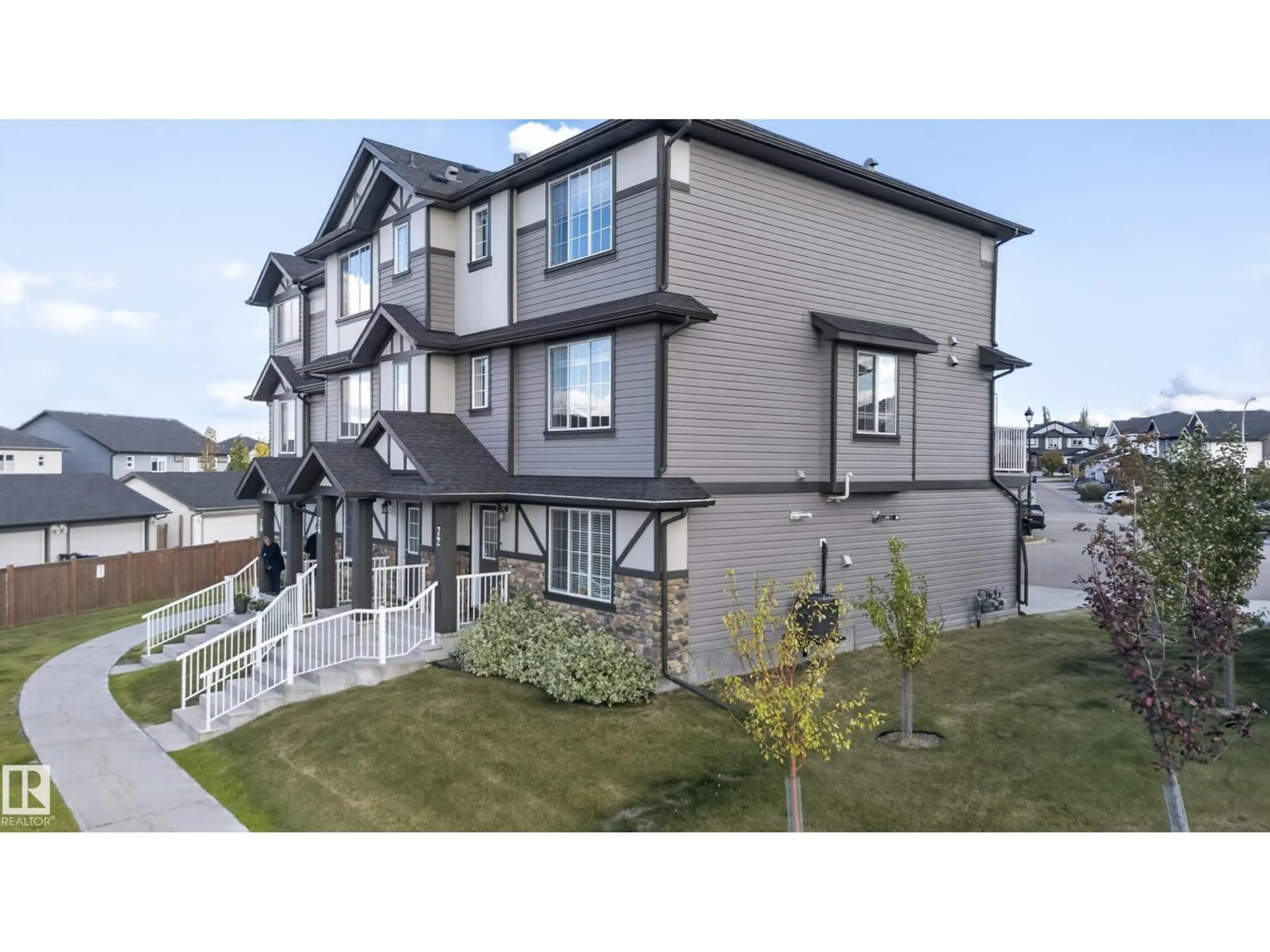 Home with vinyl exterior material, unknown for 72 AUGUSTINE CR, Sherwood Park Alberta T8H0Z8