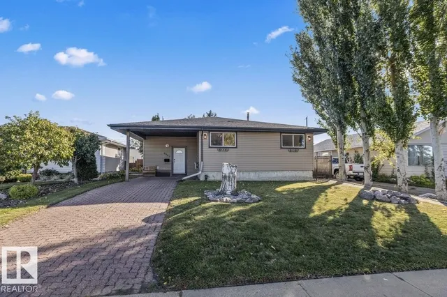 8907 136 AV, Edmonton 1