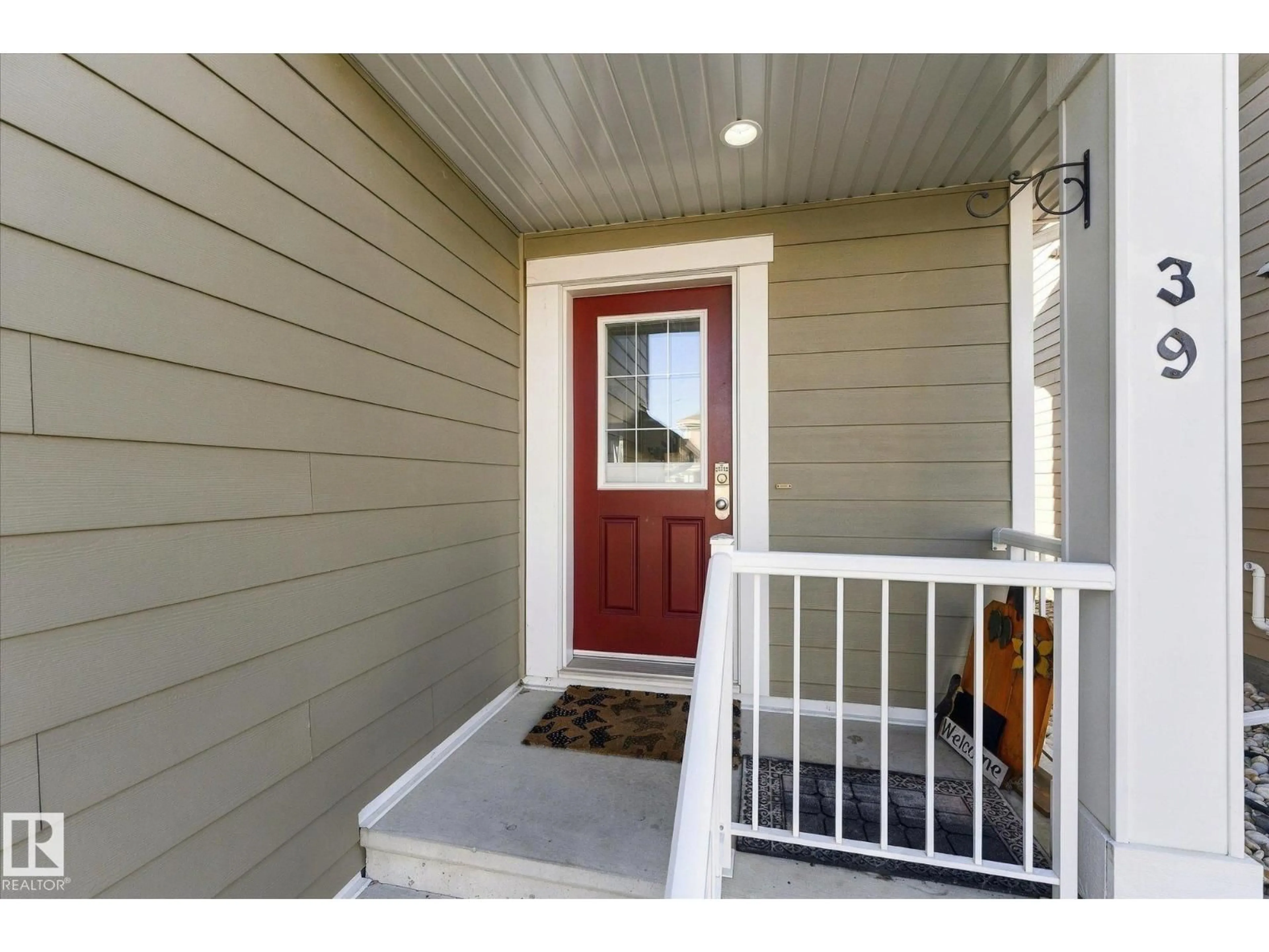 Indoor entryway for 219 - 39 CHARLOTTE WY, Sherwood Park Alberta T8H0T3