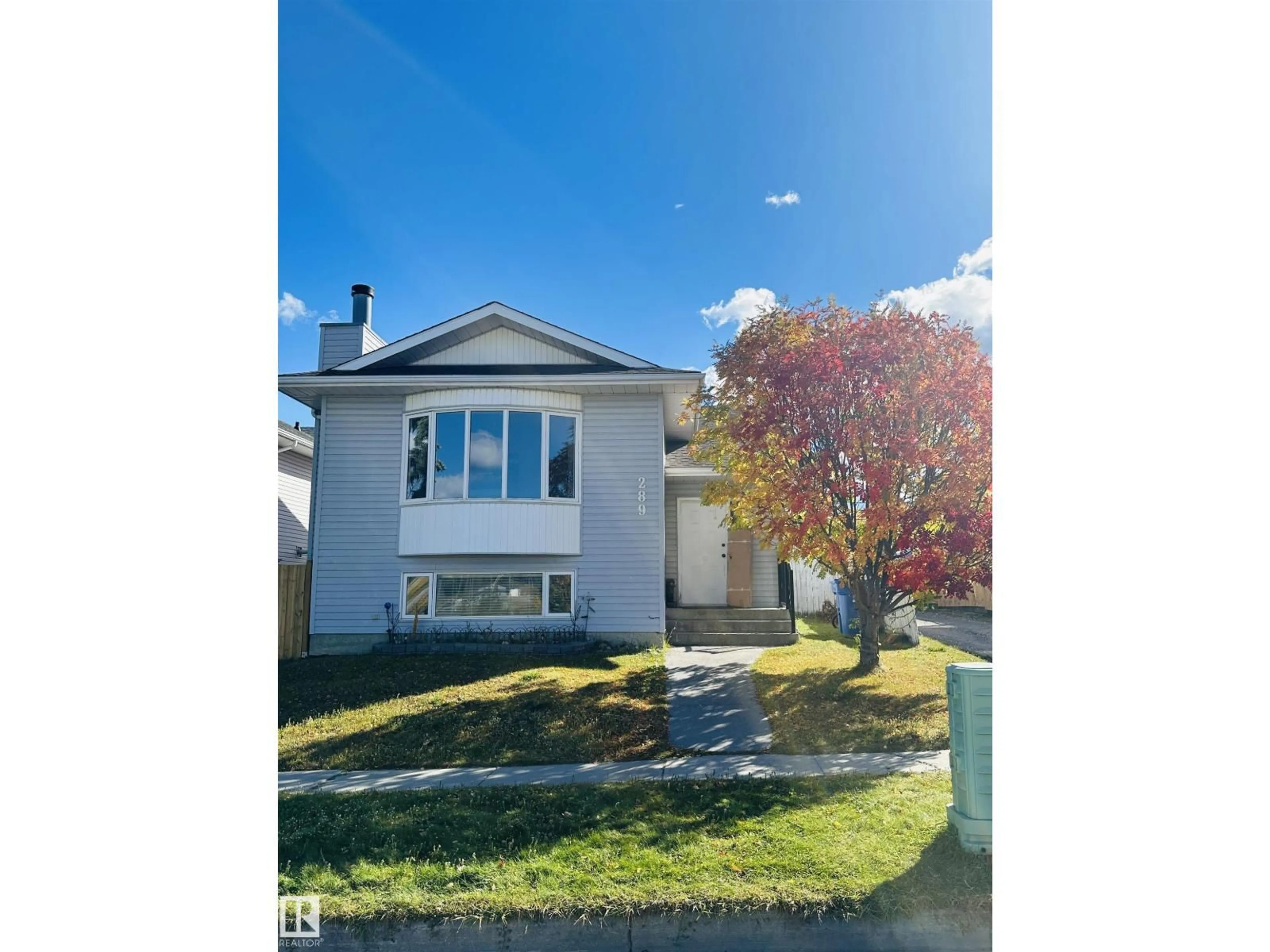 Home with vinyl exterior material, street for 289 TOCHER AV, Hinton Alberta T7V1H6