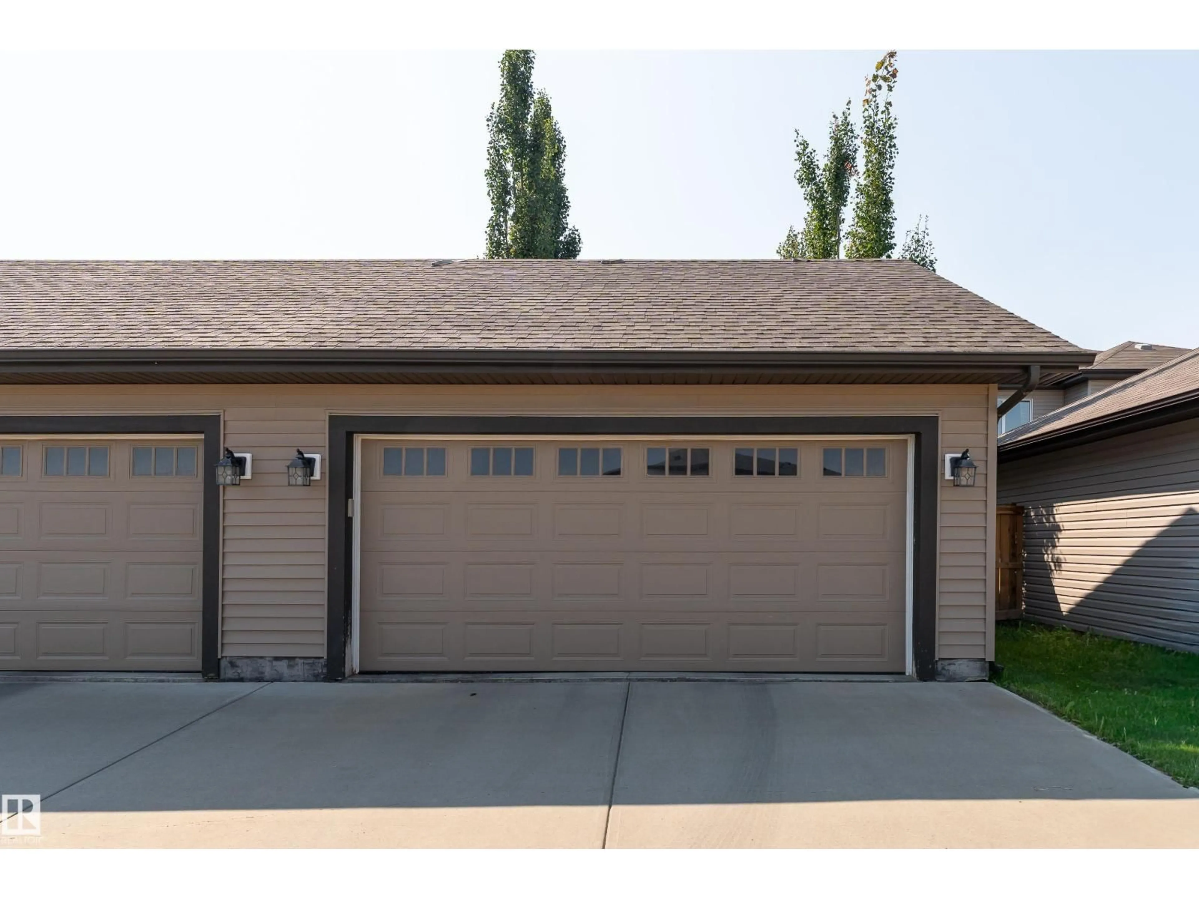 Indoor garage for 2338 GLENRIDDING BV, Edmonton Alberta T6W3K5