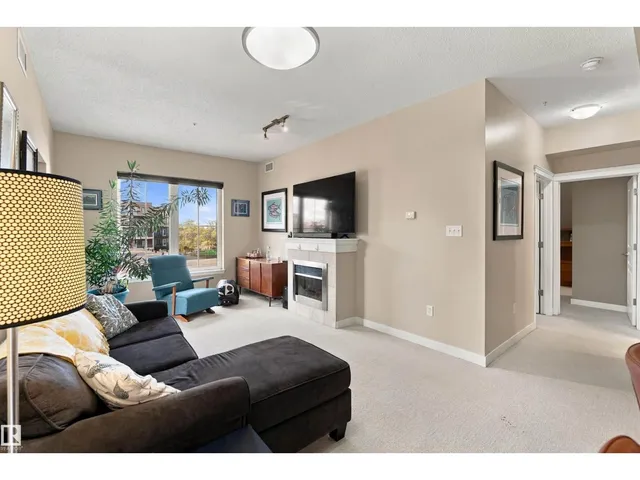421 10333 112 ST NW, Edmonton 4