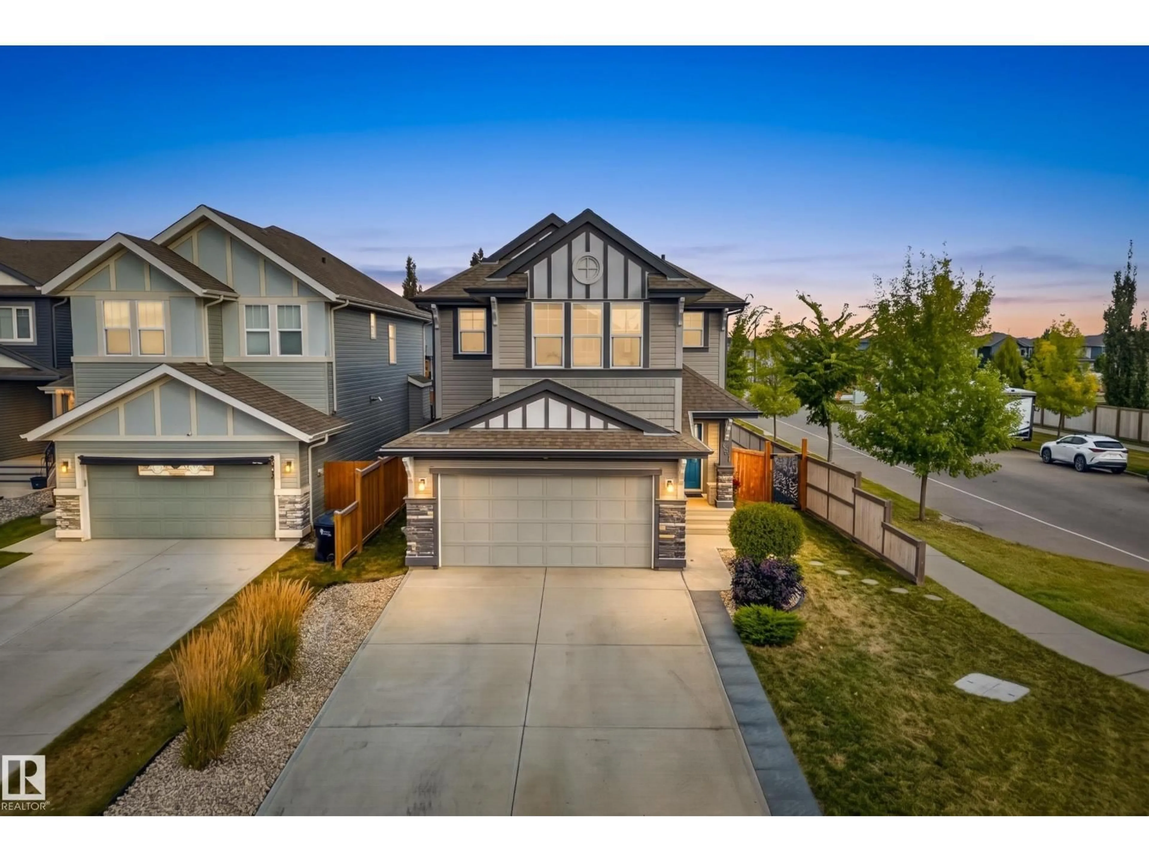 A pic from outside/outdoor area/front of a property/back of a property/a pic from drone, street for 457 STILL CREEK CR, Sherwood Park Alberta T8H0S6
