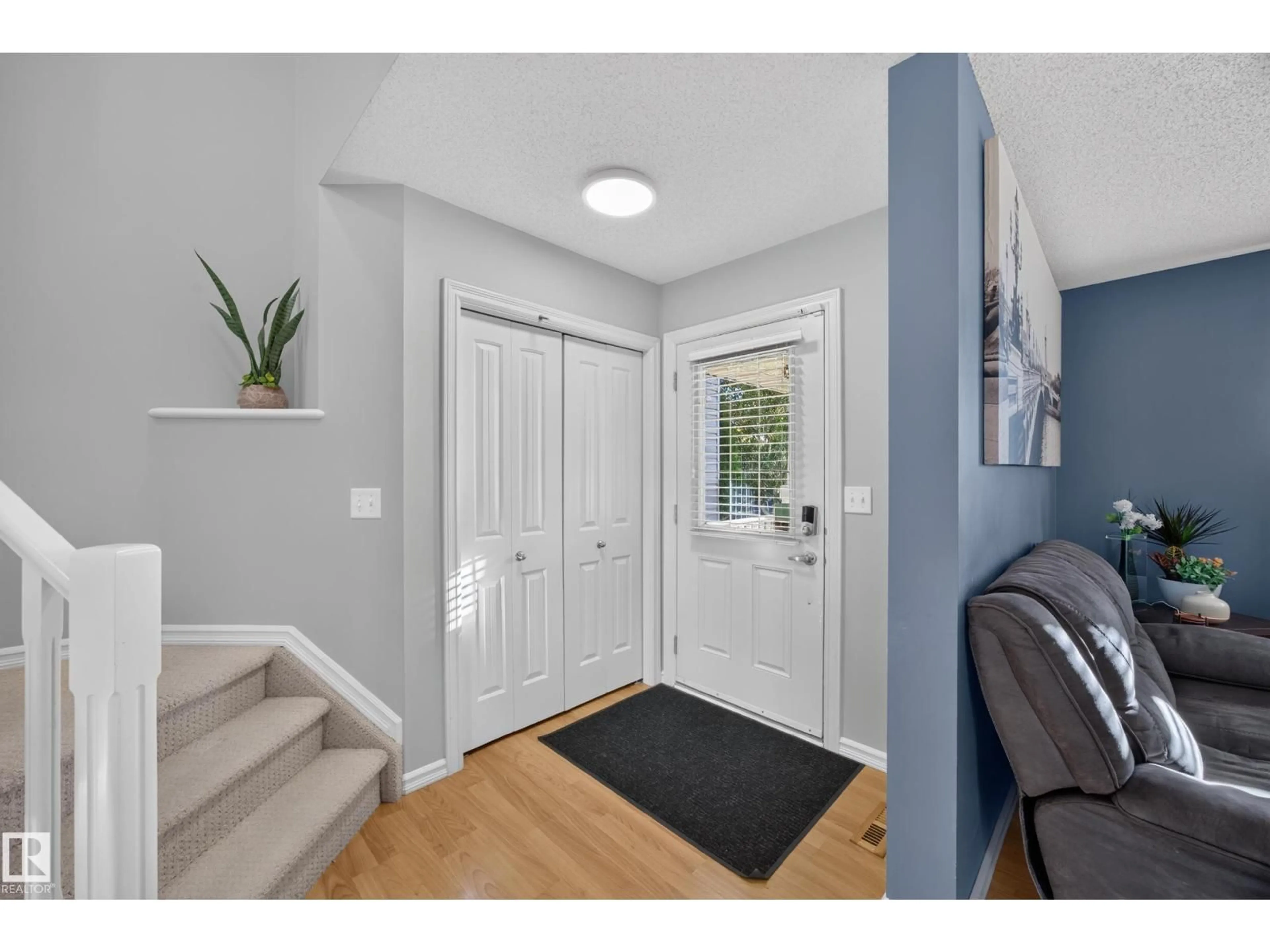 Indoor entryway for 16408 59 ST, Edmonton Alberta T5Y0B3