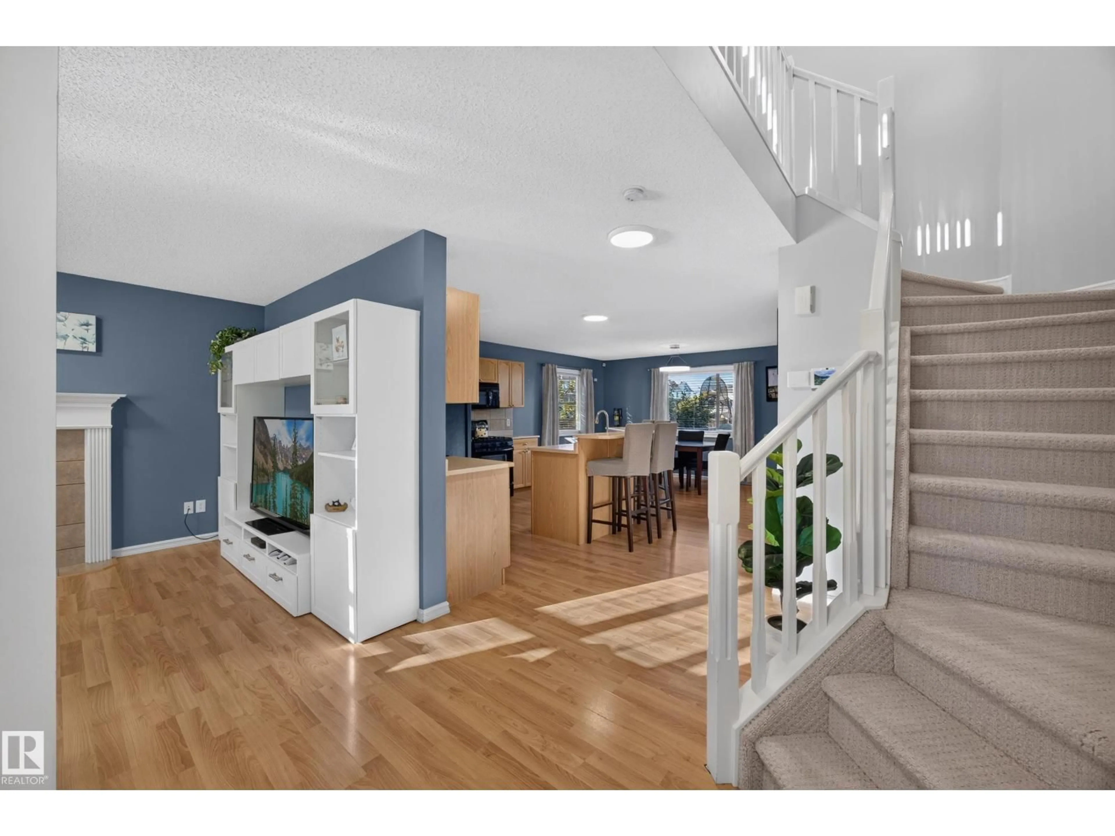 Indoor entryway for 16408 59 ST, Edmonton Alberta T5Y0B3