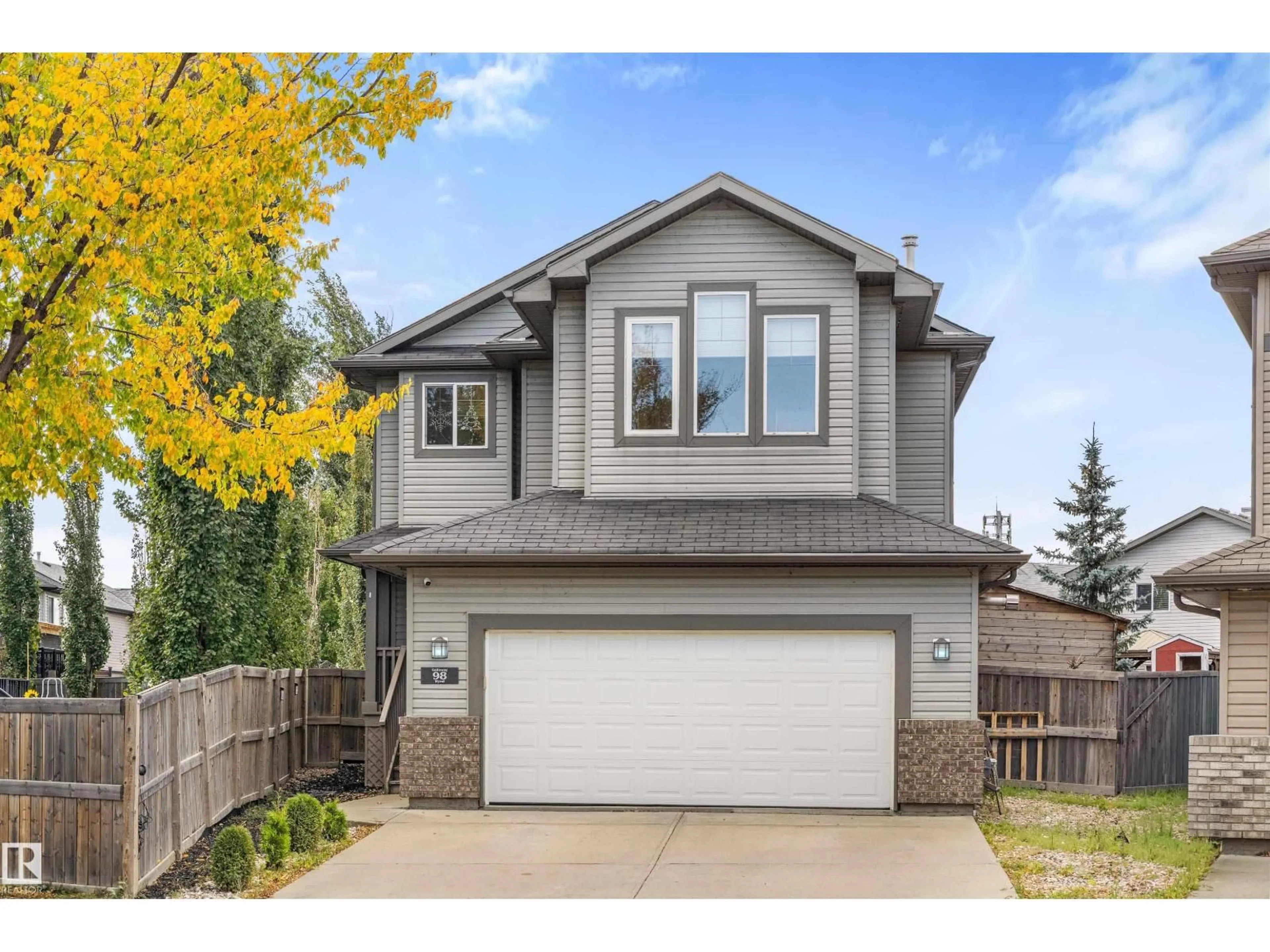 Home with vinyl exterior material, street for 98 GALLOWAY WD, Fort Saskatchewan Alberta T8L0A7